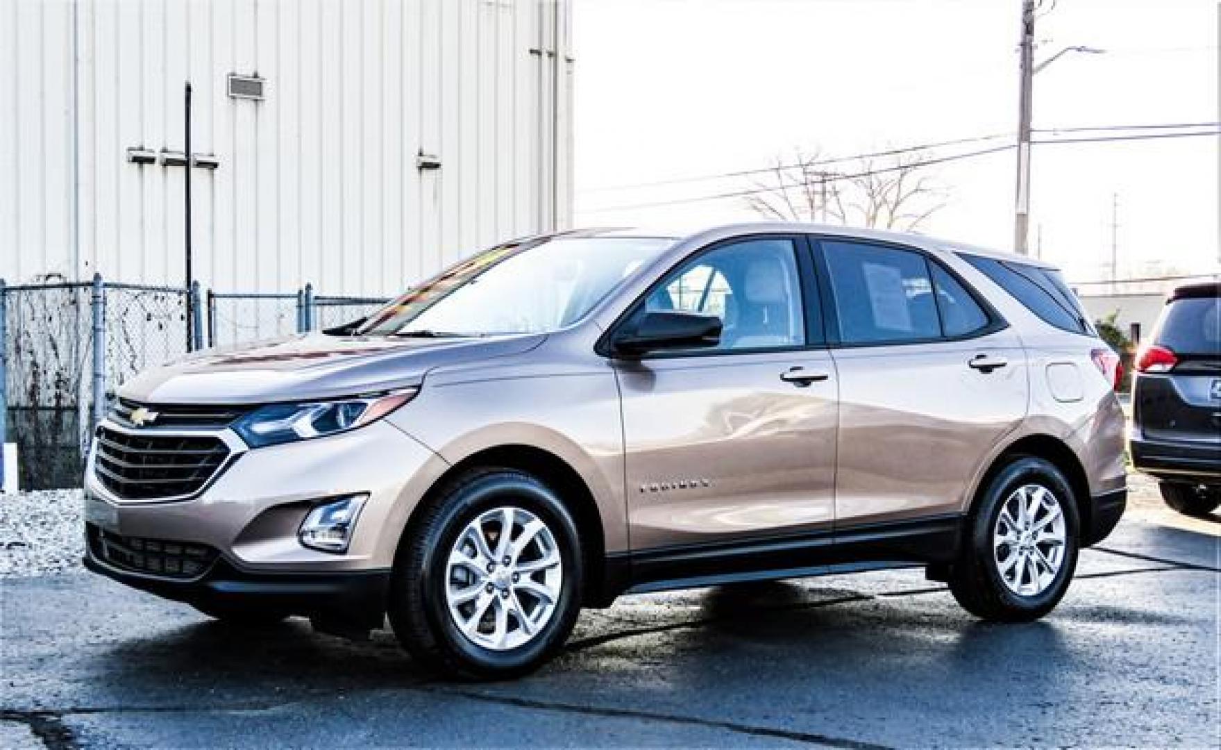 2019 COPPER CHEVROLET EQUINOX (2GNAXHEV3K6) with an L4,1.5L(91 CID),DOHC engine, AUTOMATIC transmission, located at 14600 Frazho Road, Warren, MI, 48089, (586) 776-3400, 42.485996, -82.974220 - Photo#1