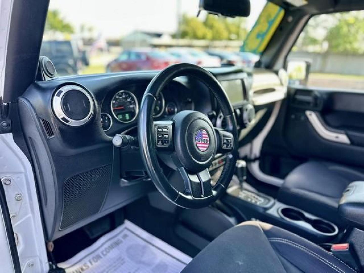 2013 WHITE JEEP WRANGLER (1C4AJWBG7DL) with an V6,3.6L(220 CID),DOHC engine, AUTOMATIC transmission, located at 14600 Frazho Road, Warren, MI, 48089, (586) 776-3400, 42.485996, -82.974220 - Photo#9