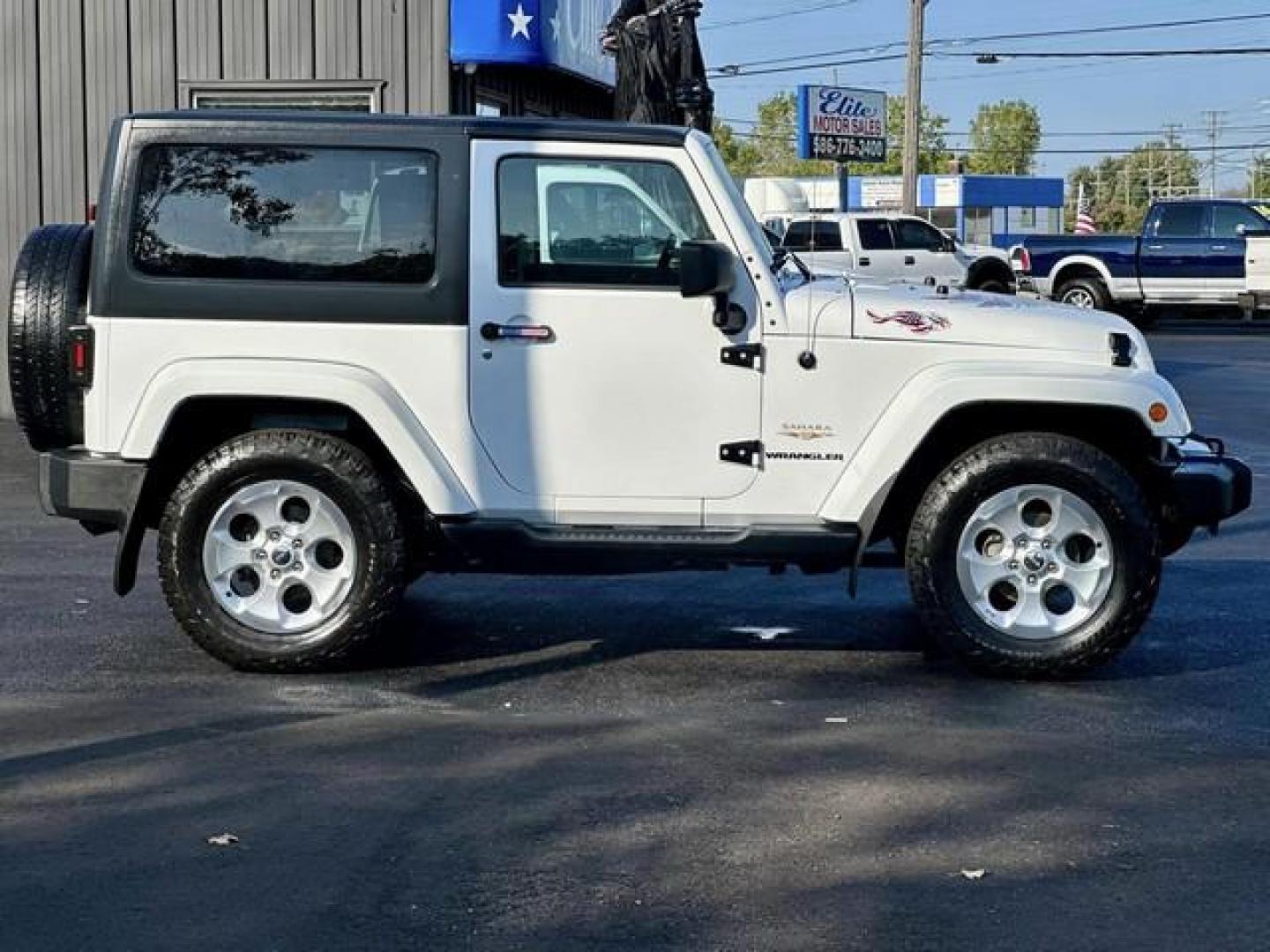 2013 WHITE JEEP WRANGLER (1C4AJWBG7DL) with an V6,3.6L(220 CID),DOHC engine, AUTOMATIC transmission, located at 14600 Frazho Road, Warren, MI, 48089, (586) 776-3400, 42.485996, -82.974220 - Photo#3