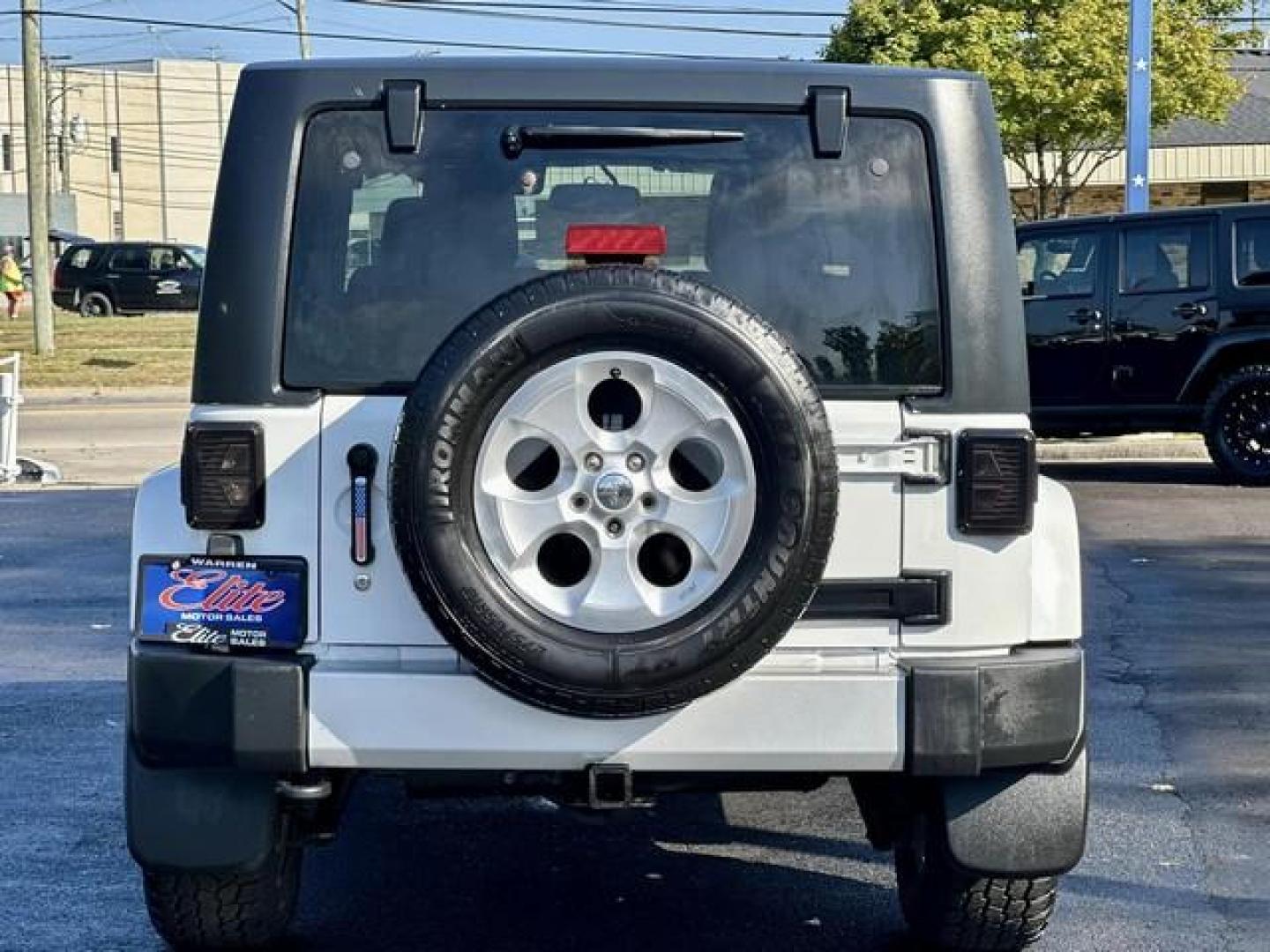 2013 WHITE JEEP WRANGLER (1C4AJWBG7DL) with an V6,3.6L(220 CID),DOHC engine, AUTOMATIC transmission, located at 14600 Frazho Road, Warren, MI, 48089, (586) 776-3400, 42.485996, -82.974220 - Photo#5