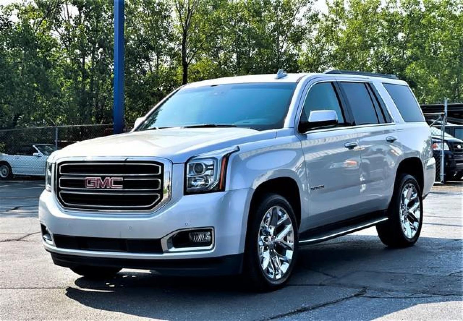 2018 SILVER GMC YUKON (1GKS2AKC6JR) with an V8,5.3L(325 CID),OHV engine, AUTOMATIC transmission, located at 14600 Frazho Road, Warren, MI, 48089, (586) 776-3400, 42.485996, -82.974220 - Photo#1