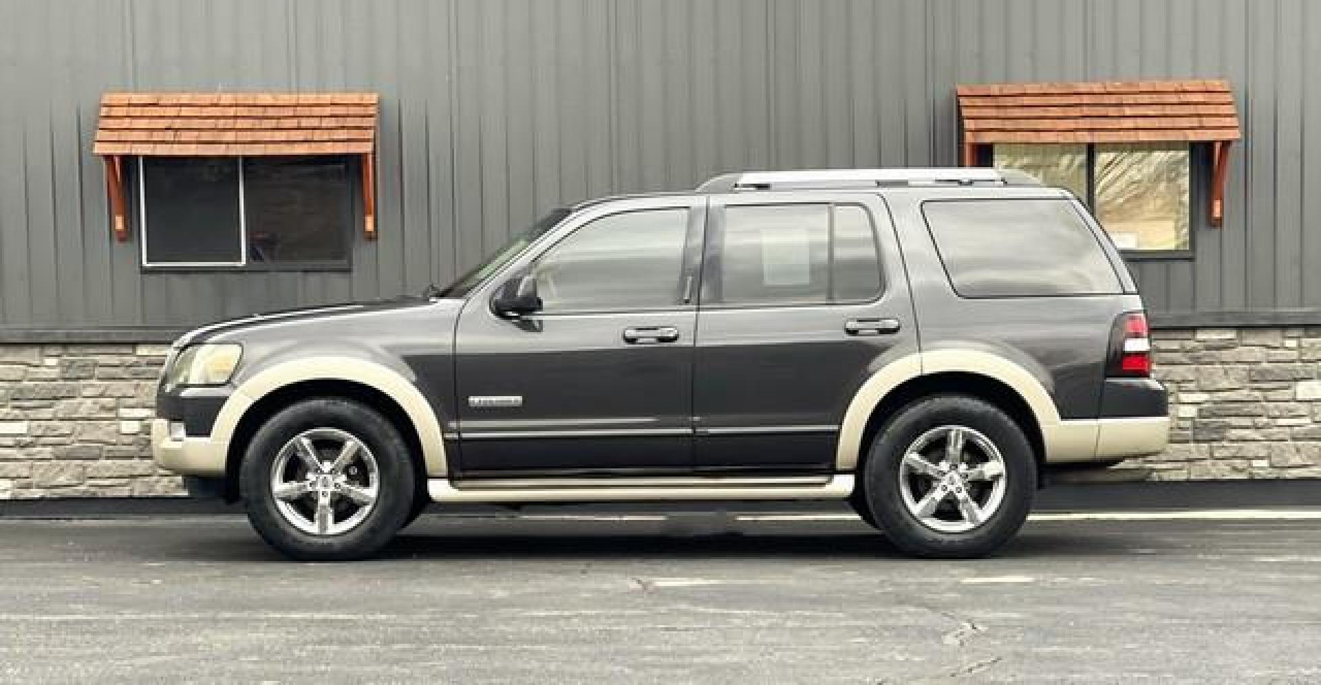 2007 GREY FORD EXPLORER (1FMEU74EX7U) with an V6,4.0L(245 CID),SOHC engine, AUTOMATIC transmission, located at 14600 Frazho Road, Warren, MI, 48089, (586) 776-3400, 42.485996, -82.974220 - Photo#0