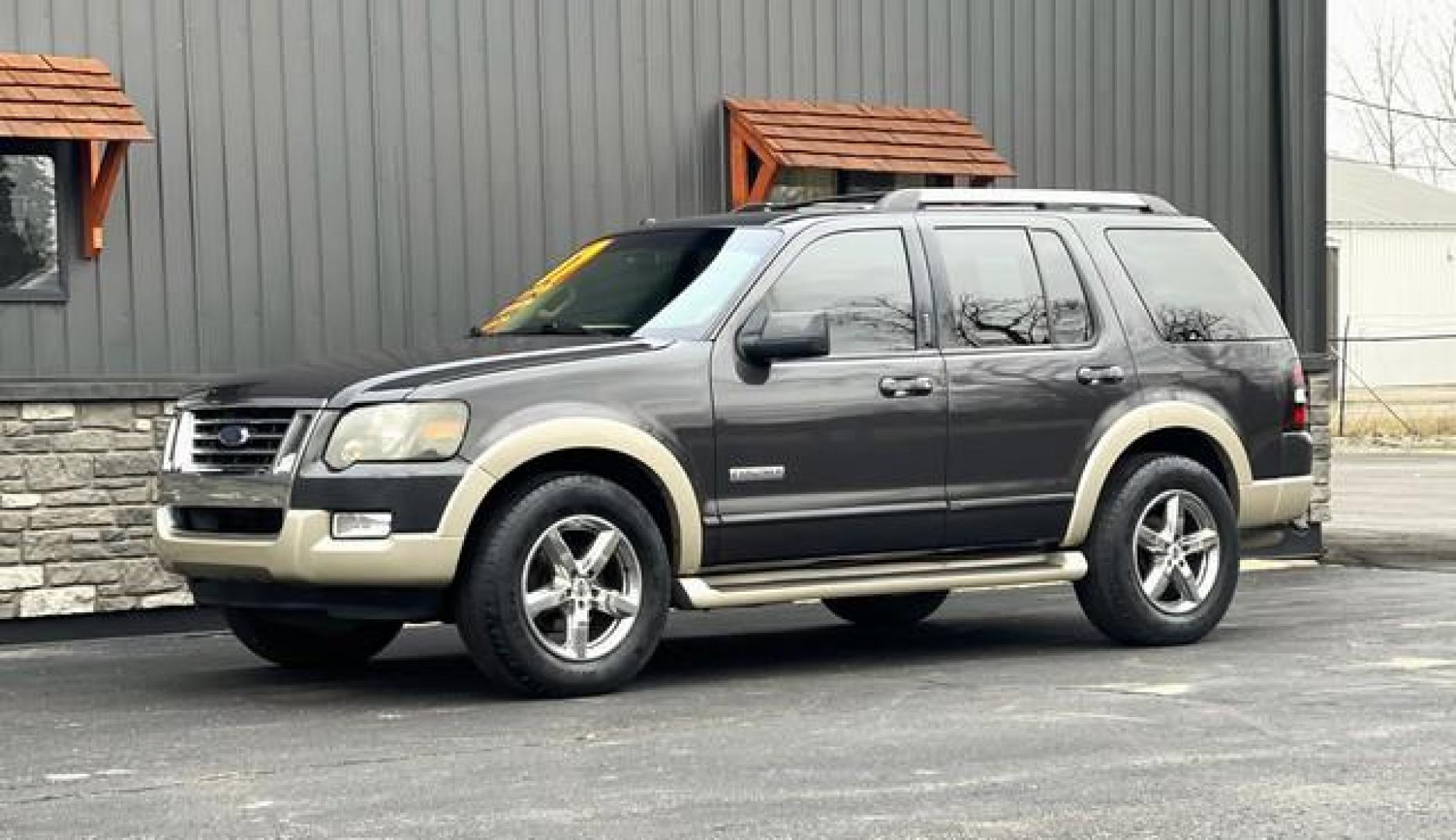 2007 GREY FORD EXPLORER (1FMEU74EX7U) with an V6,4.0L(245 CID),SOHC engine, AUTOMATIC transmission, located at 14600 Frazho Road, Warren, MI, 48089, (586) 776-3400, 42.485996, -82.974220 - Photo#1