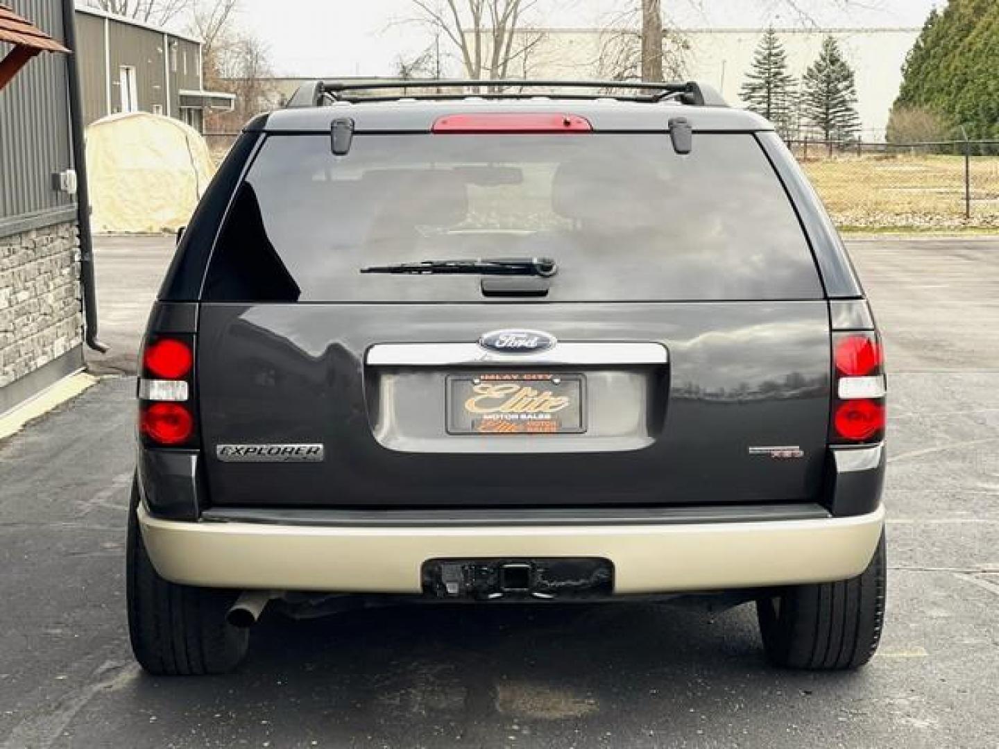 2007 GREY FORD EXPLORER (1FMEU74EX7U) with an V6,4.0L(245 CID),SOHC engine, AUTOMATIC transmission, located at 14600 Frazho Road, Warren, MI, 48089, (586) 776-3400, 42.485996, -82.974220 - Photo#5