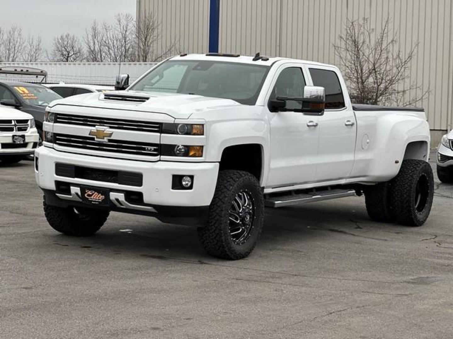 2017 WHITE CHEVROLET SILVERADO 3500 HD (1GC4K0EY7HF) with an V8,6.6L(403 CID),OHV engine, AUTOMATIC transmission, located at 14600 Frazho Road, Warren, MI, 48089, (586) 776-3400, 42.485996, -82.974220 - Photo#0