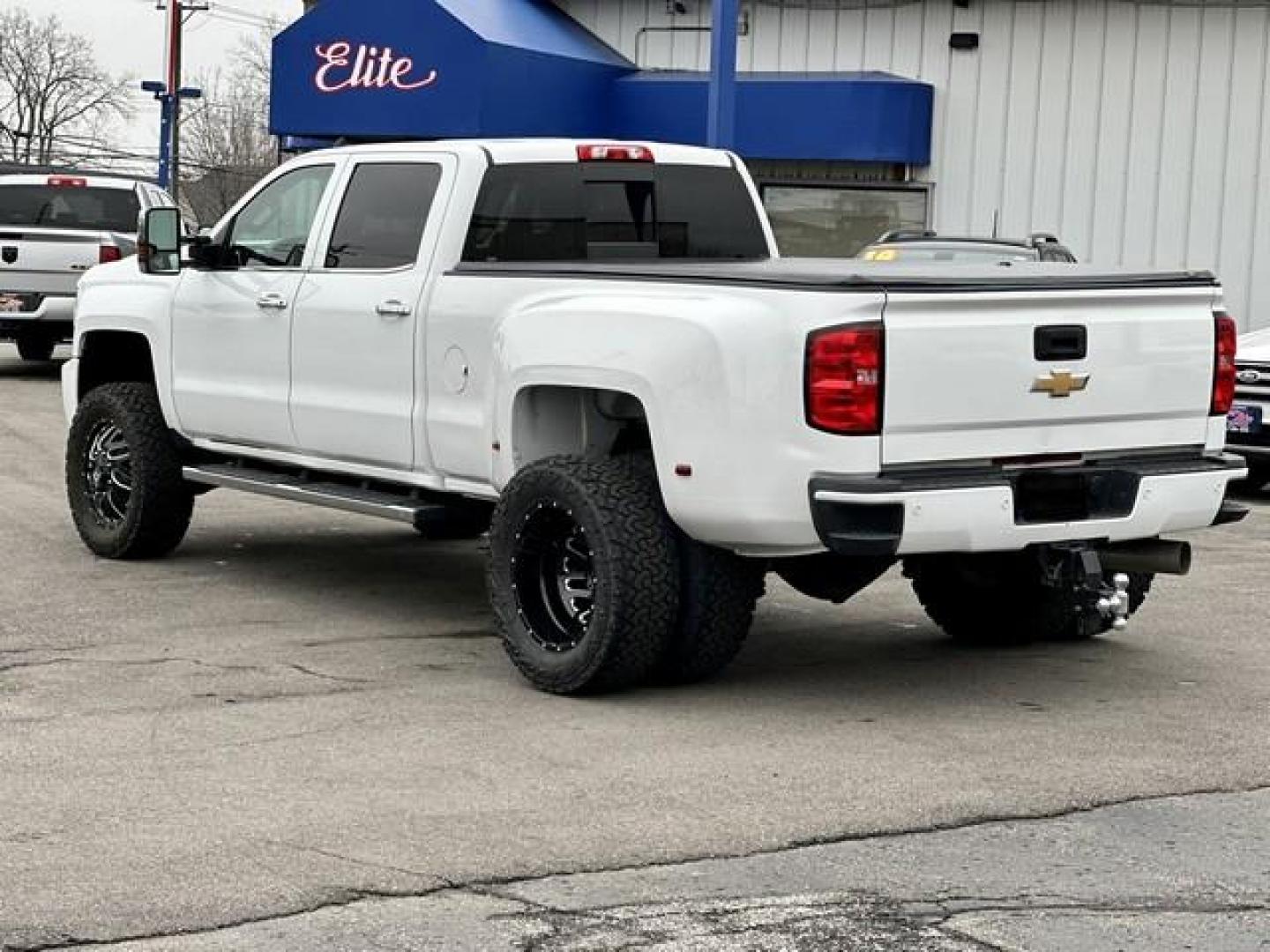 2017 WHITE CHEVROLET SILVERADO 3500 HD (1GC4K0EY7HF) with an V8,6.6L(403 CID),OHV engine, AUTOMATIC transmission, located at 14600 Frazho Road, Warren, MI, 48089, (586) 776-3400, 42.485996, -82.974220 - Photo#7