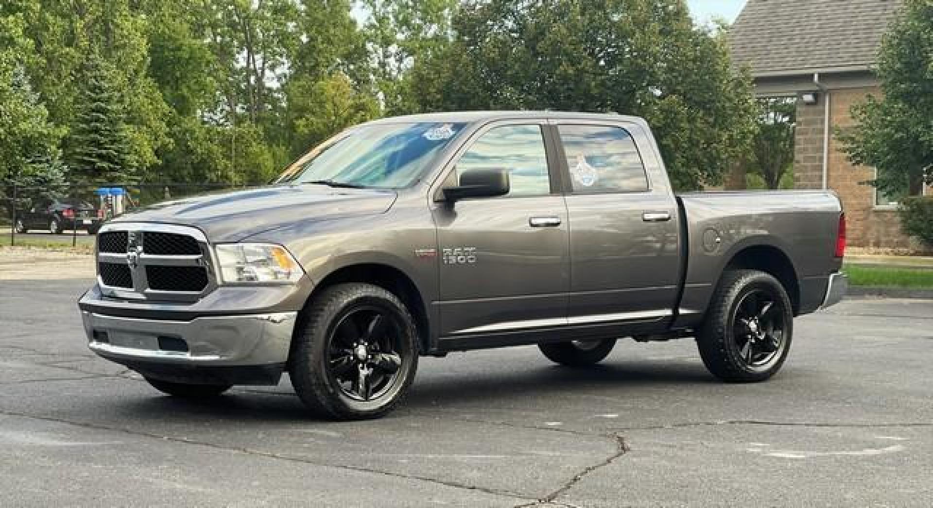 2016 GREY RAM 1500 (1C6RR7LT5GS) with an V8,5.7L(345 CID),OHV engine, AUTOMATIC transmission, located at 14600 Frazho Road, Warren, MI, 48089, (586) 776-3400, 42.485996, -82.974220 - Photo#3