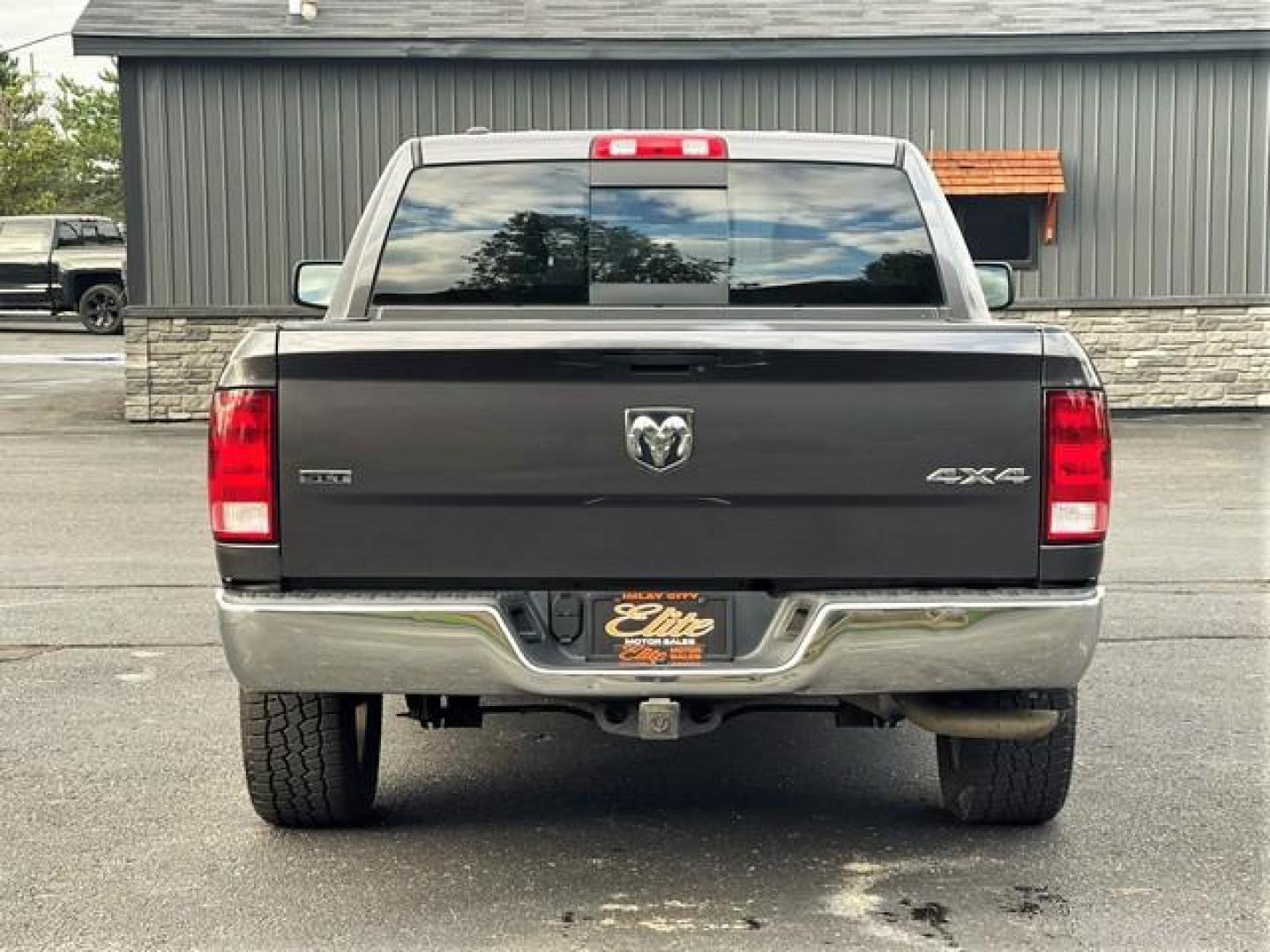 2016 GREY RAM 1500 (1C6RR7LT5GS) with an V8,5.7L(345 CID),OHV engine, AUTOMATIC transmission, located at 14600 Frazho Road, Warren, MI, 48089, (586) 776-3400, 42.485996, -82.974220 - Photo#4