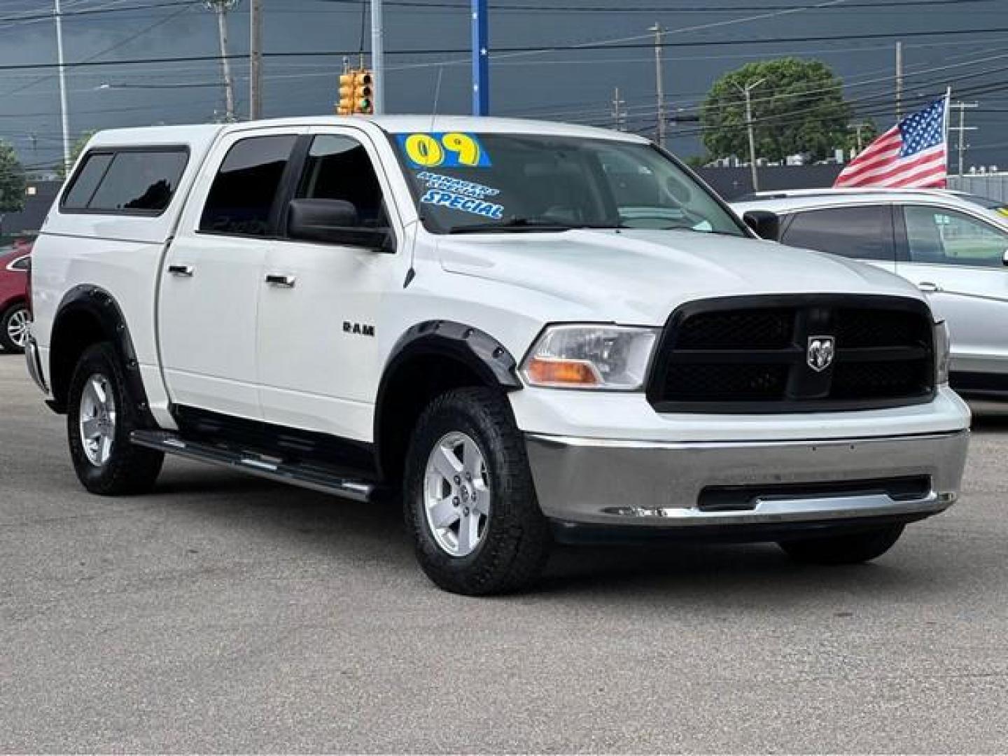 2009 WHITE DODGE RAM 1500 (1D3HV13P69S) with an V8,4.7L(287 CID),SOHC engine, AUTOMATIC transmission, located at 14600 Frazho Road, Warren, MI, 48089, (586) 776-3400, 42.485996, -82.974220 - Photo#2