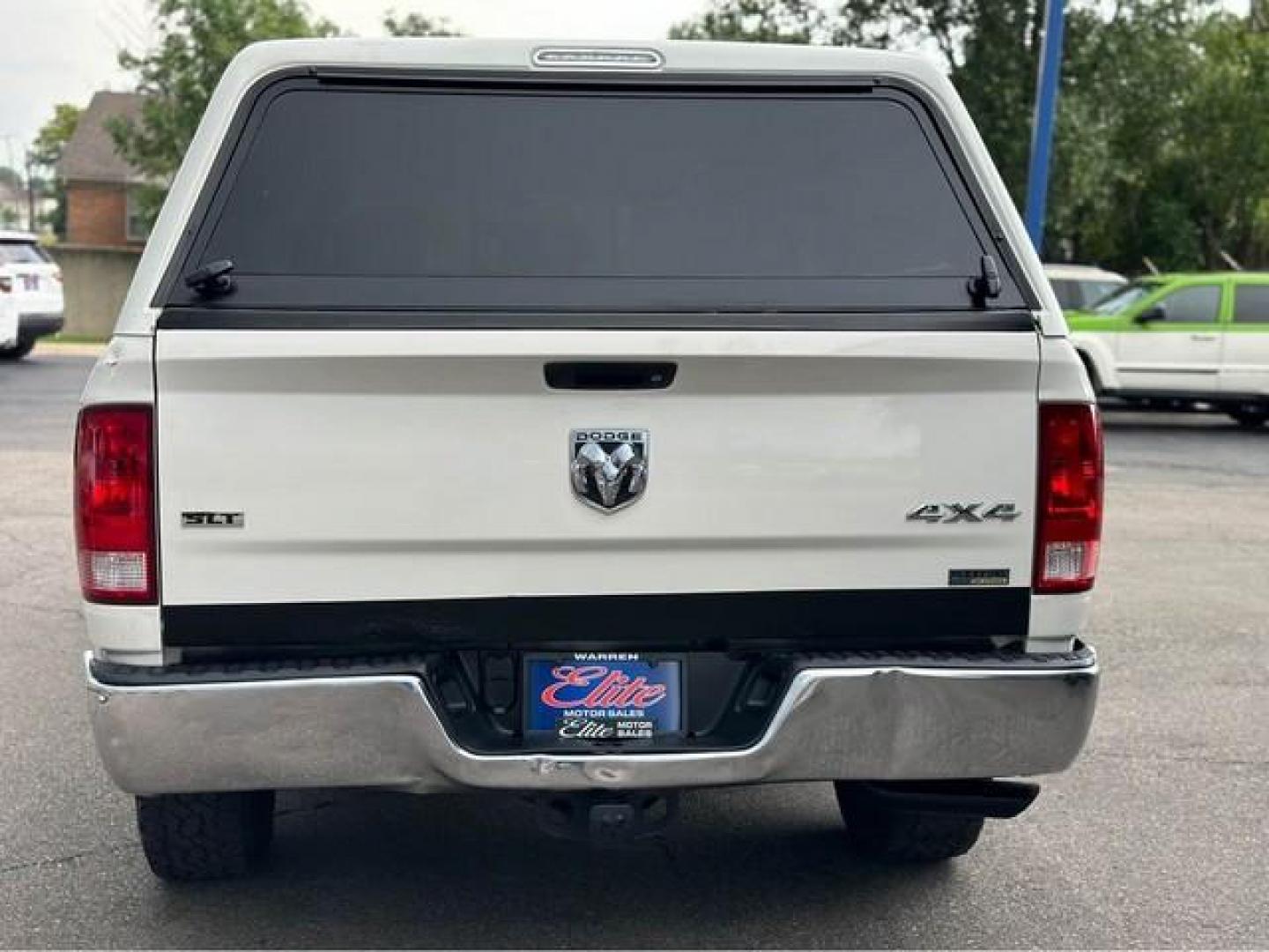 2009 WHITE DODGE RAM 1500 (1D3HV13P69S) with an V8,4.7L(287 CID),SOHC engine, AUTOMATIC transmission, located at 14600 Frazho Road, Warren, MI, 48089, (586) 776-3400, 42.485996, -82.974220 - Photo#5