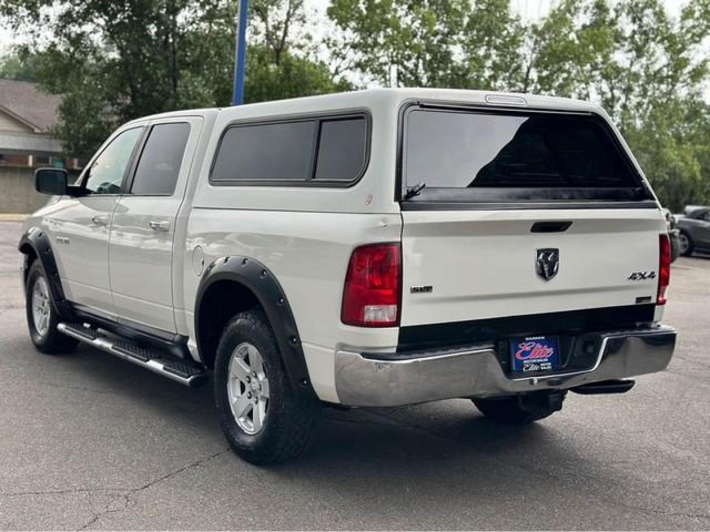 2009 WHITE DODGE RAM 1500 (1D3HV13P69S) with an V8,4.7L(287 CID),SOHC engine, AUTOMATIC transmission, located at 14600 Frazho Road, Warren, MI, 48089, (586) 776-3400, 42.485996, -82.974220 - Photo#6