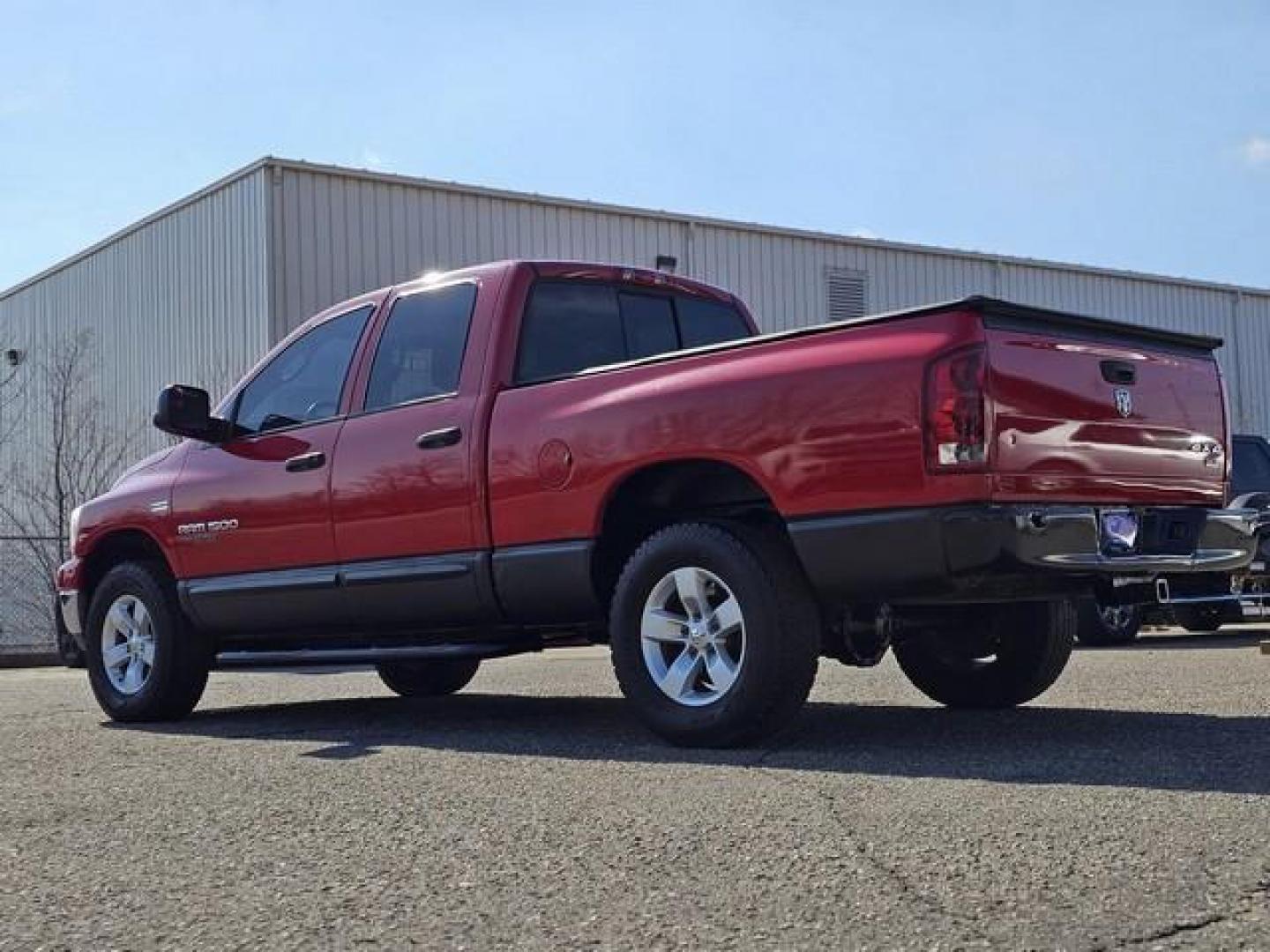 2006 RED DODGE RAM 1500 PICKUP (1D7HU18276S) with an V8,5.7L(345 CID),OHV engine, AUTOMATIC transmission, located at 14600 Frazho Road, Warren, MI, 48089, (586) 776-3400, 42.485996, -82.974220 - Photo#5