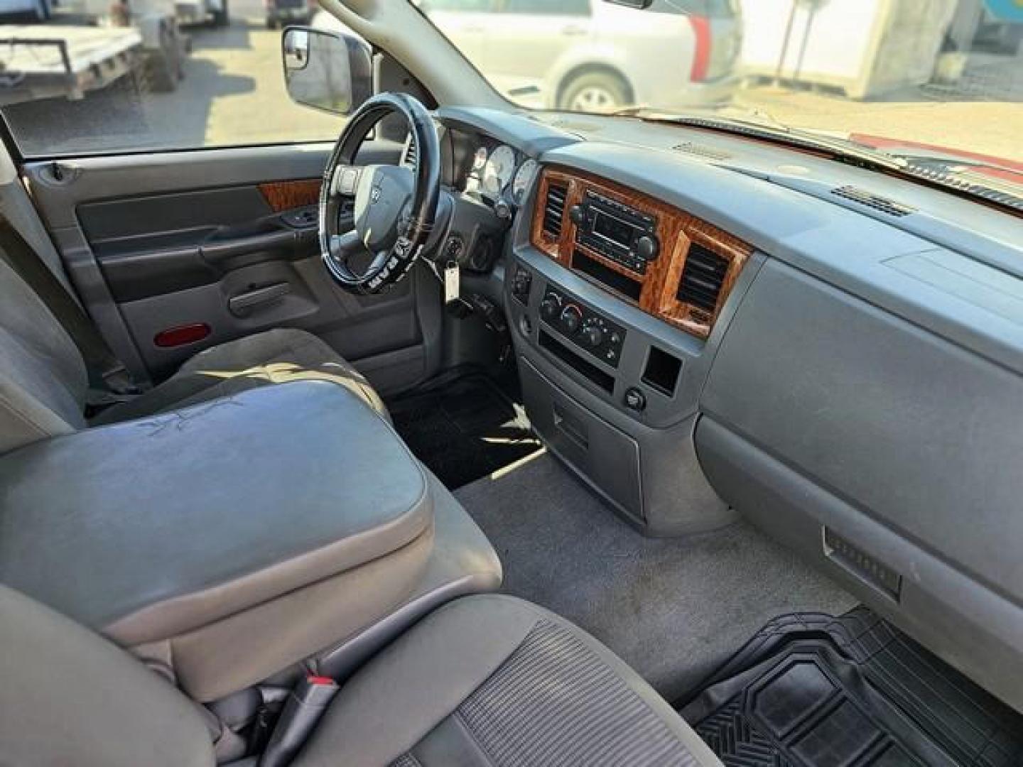 2006 RED DODGE RAM 1500 PICKUP (1D7HU18276S) with an V8,5.7L(345 CID),OHV engine, AUTOMATIC transmission, located at 14600 Frazho Road, Warren, MI, 48089, (586) 776-3400, 42.485996, -82.974220 - Photo#8