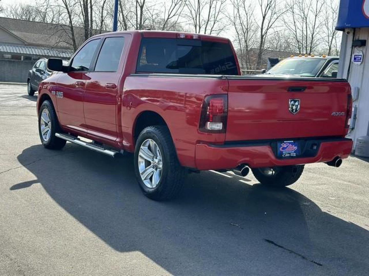 2016 RED RAM 1500 (1C6RR7MT4GS) with an V8,5.7L(345 CID),OHV engine, AUTOMATIC transmission, located at 14600 Frazho Road, Warren, MI, 48089, (586) 776-3400, 42.485996, -82.974220 - Photo#6