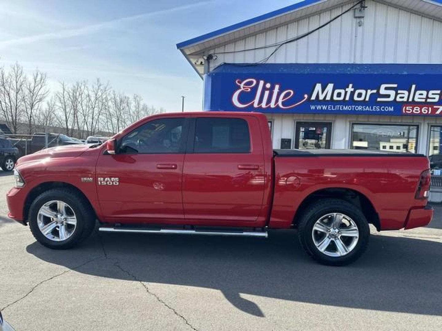 2016 RED RAM 1500 (1C6RR7MT4GS) with an V8,5.7L(345 CID),OHV engine, AUTOMATIC transmission, located at 14600 Frazho Road, Warren, MI, 48089, (586) 776-3400, 42.485996, -82.974220 - Photo#7