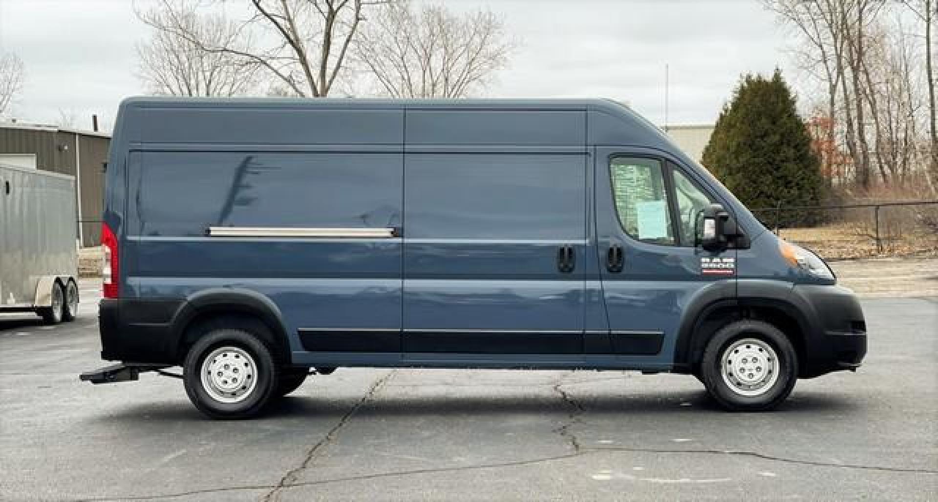 2019 BLUE RAM PROMASTER 2500 (3C6TRVDG4KE) with an V6,3.6L(220 CID),DOHC engine, AUTOMATIC transmission, located at 14600 Frazho Road, Warren, MI, 48089, (586) 776-3400, 42.485996, -82.974220 - Photo#4