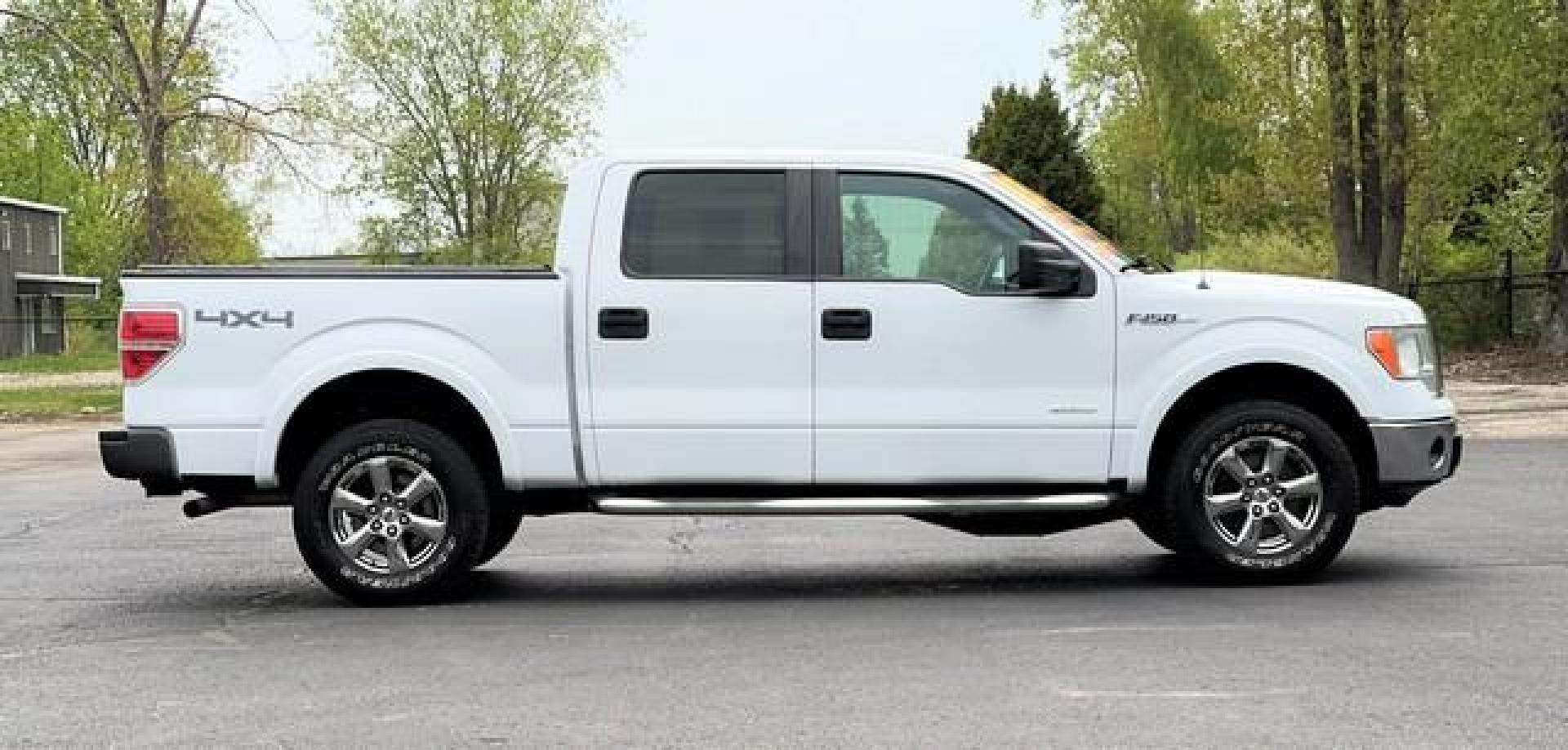 2013 WHITE FORD F-150 (1FTFW1ETXDK) with an V6,3.5L(213 CID),DOHC engine, AUTOMATIC transmission, located at 14600 Frazho Road, Warren, MI, 48089, (586) 776-3400, 42.485996, -82.974220 - Photo#4