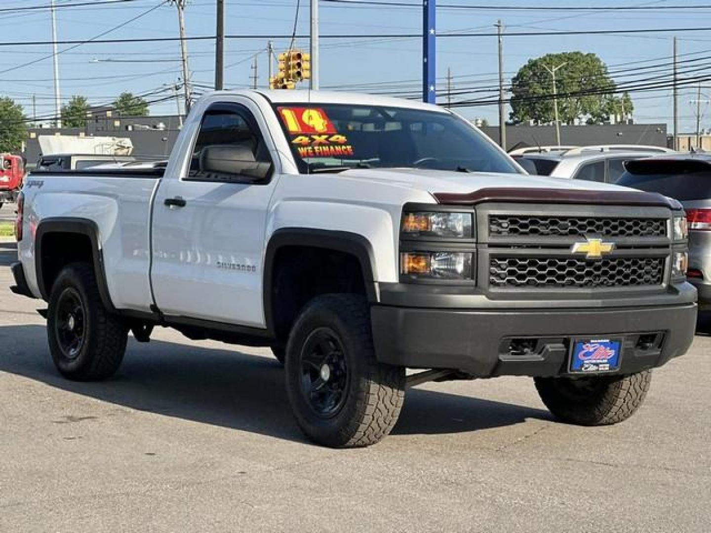 2014 WHITE CHEVROLET SILVERADO 1500 (1GCNKPEC5EZ) with an V8,5.3L(325 CID),OHV engine, AUTOMATIC transmission, located at 14600 Frazho Road, Warren, MI, 48089, (586) 776-3400, 42.485996, -82.974220 - Photo#2