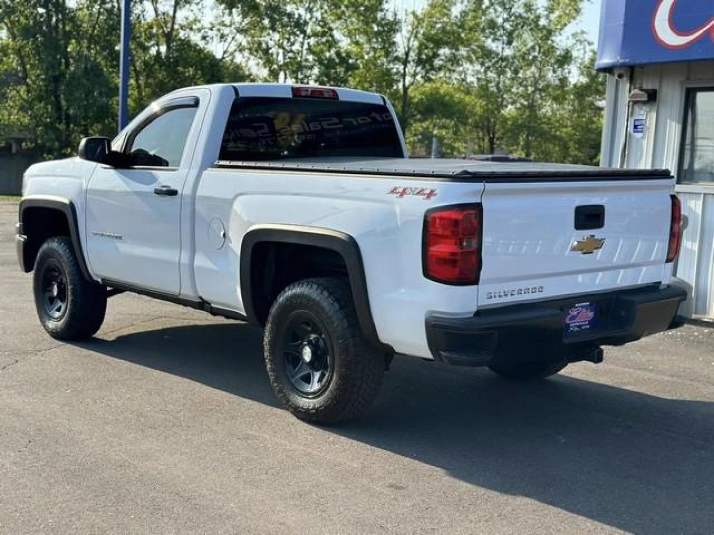 2014 WHITE CHEVROLET SILVERADO 1500 (1GCNKPEC5EZ) with an V8,5.3L(325 CID),OHV engine, AUTOMATIC transmission, located at 14600 Frazho Road, Warren, MI, 48089, (586) 776-3400, 42.485996, -82.974220 - Photo#6