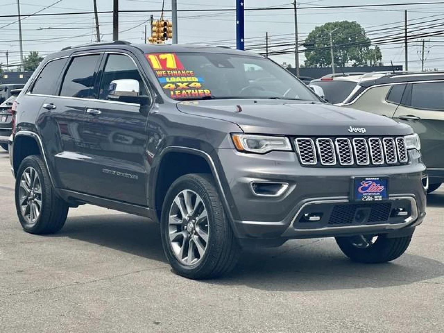 2017 GRAY JEEP GRAND CHEROKEE (1C4RJFCG5HC) with an V6,3.6L(220 CID),DOHC engine, AUTOMATIC transmission, located at 14600 Frazho Road, Warren, MI, 48089, (586) 776-3400, 42.485996, -82.974220 - Photo#2