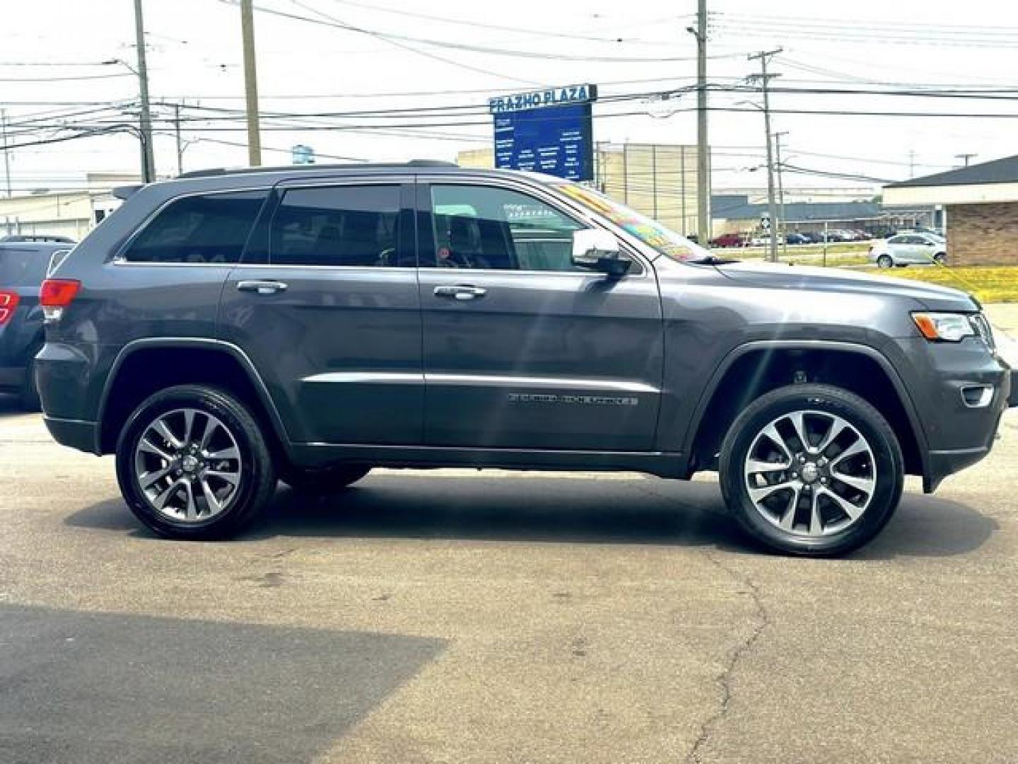 2017 GRAY JEEP GRAND CHEROKEE (1C4RJFCG5HC) with an V6,3.6L(220 CID),DOHC engine, AUTOMATIC transmission, located at 14600 Frazho Road, Warren, MI, 48089, (586) 776-3400, 42.485996, -82.974220 - Photo#3