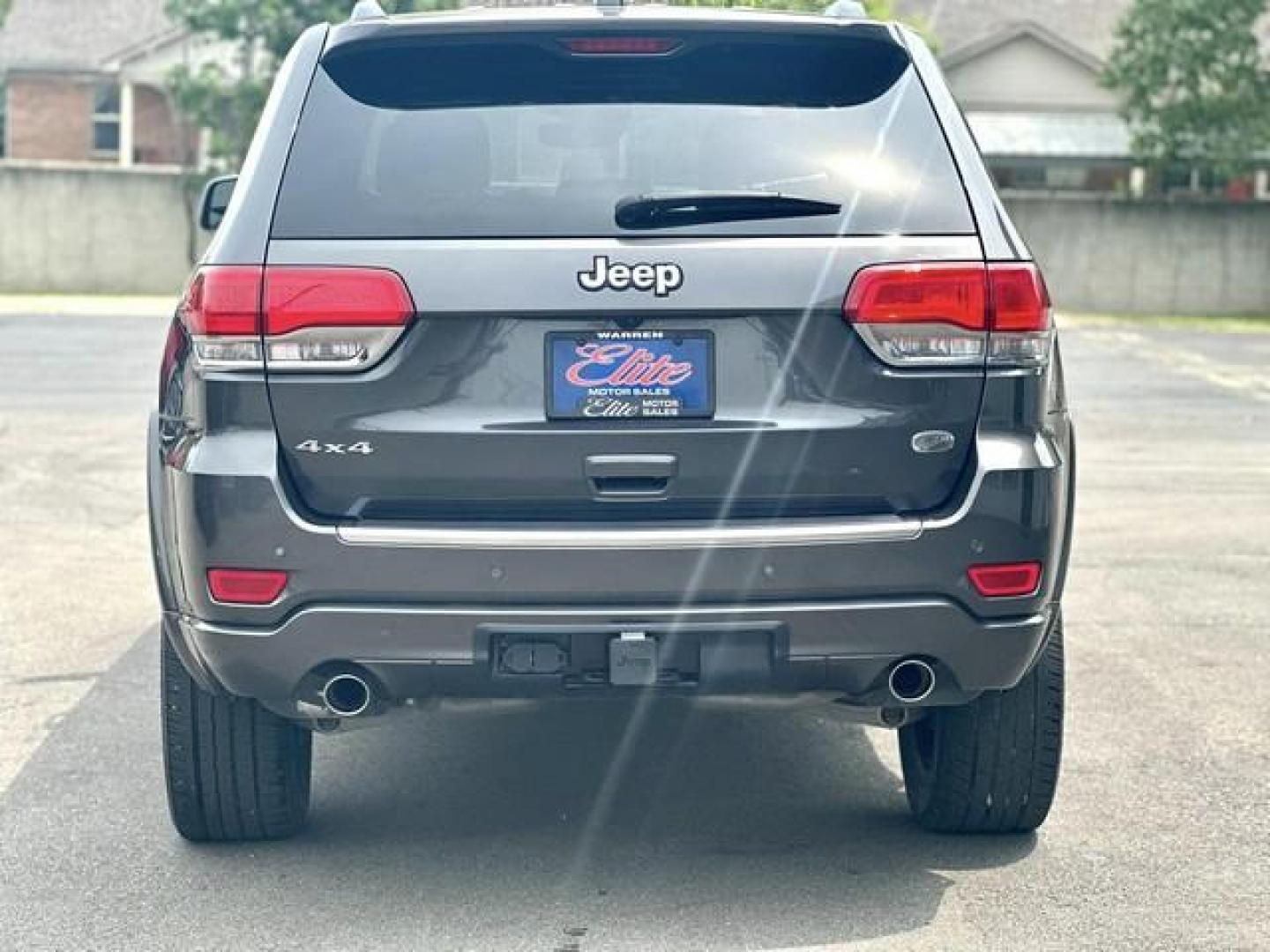 2017 GRAY JEEP GRAND CHEROKEE (1C4RJFCG5HC) with an V6,3.6L(220 CID),DOHC engine, AUTOMATIC transmission, located at 14600 Frazho Road, Warren, MI, 48089, (586) 776-3400, 42.485996, -82.974220 - Photo#4