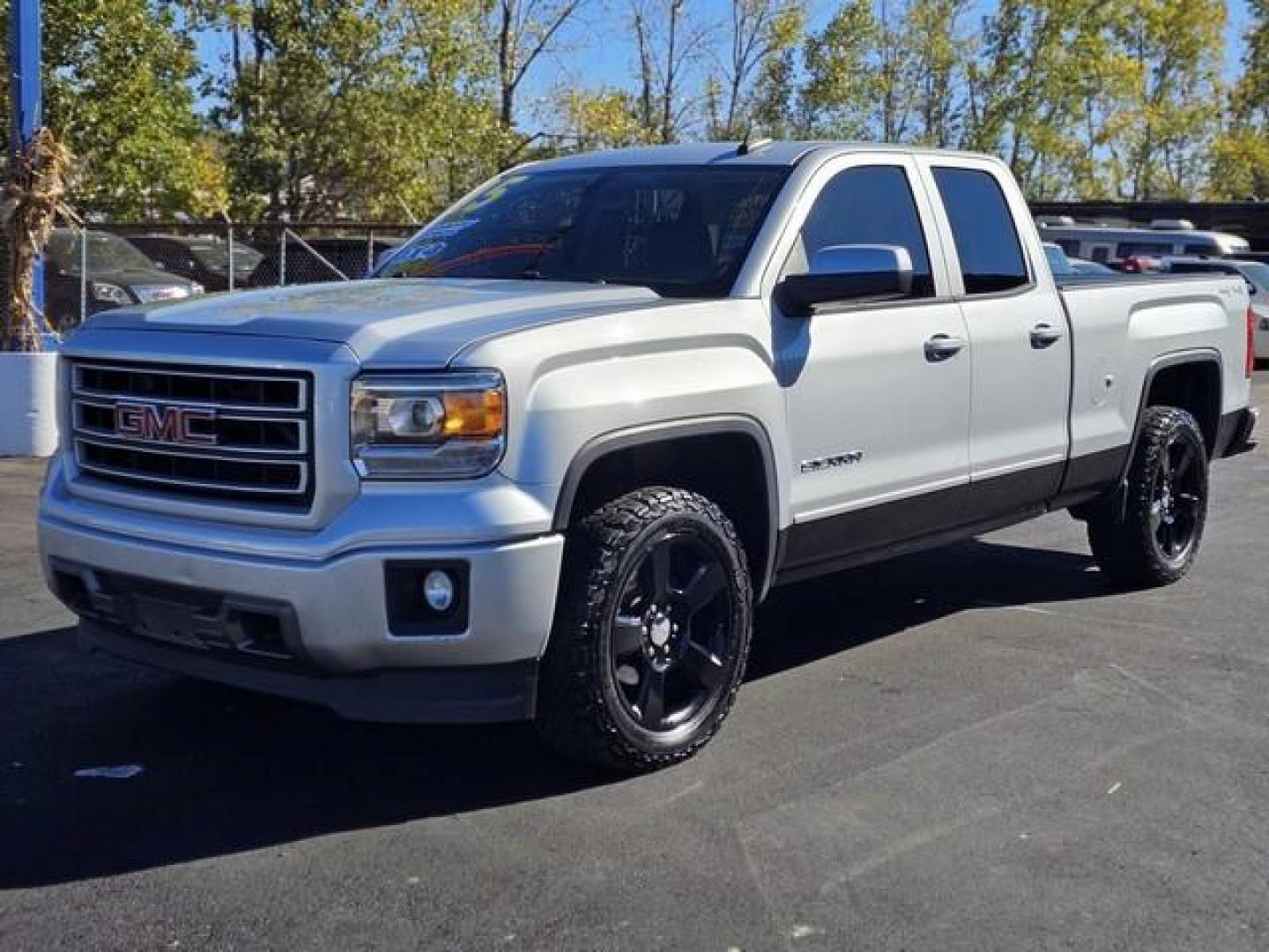 2015 SILVER GMC SIERRA 1500 (1GTV2TEC3FZ) with an V8,5.3L(325 CID),OHV engine, AUTOMATIC transmission, located at 14600 Frazho Road, Warren, MI, 48089, (586) 776-3400, 42.485996, -82.974220 - Photo#0