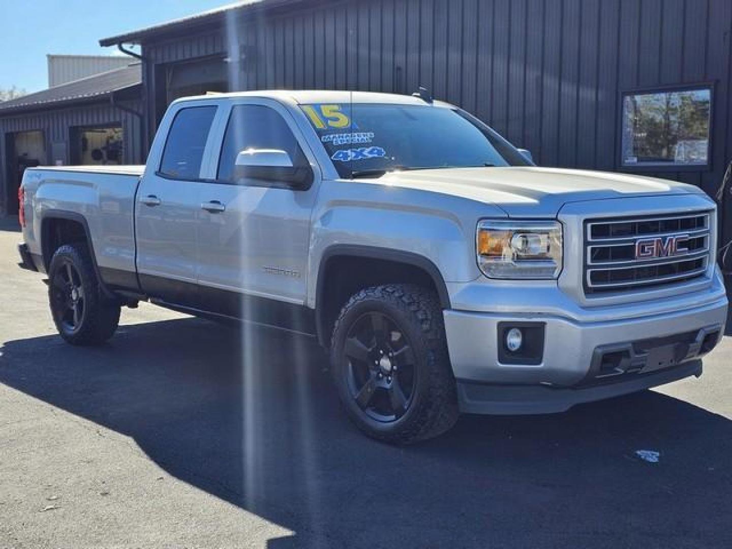 2015 SILVER GMC SIERRA 1500 (1GTV2TEC3FZ) with an V8,5.3L(325 CID),OHV engine, AUTOMATIC transmission, located at 14600 Frazho Road, Warren, MI, 48089, (586) 776-3400, 42.485996, -82.974220 - Photo#2