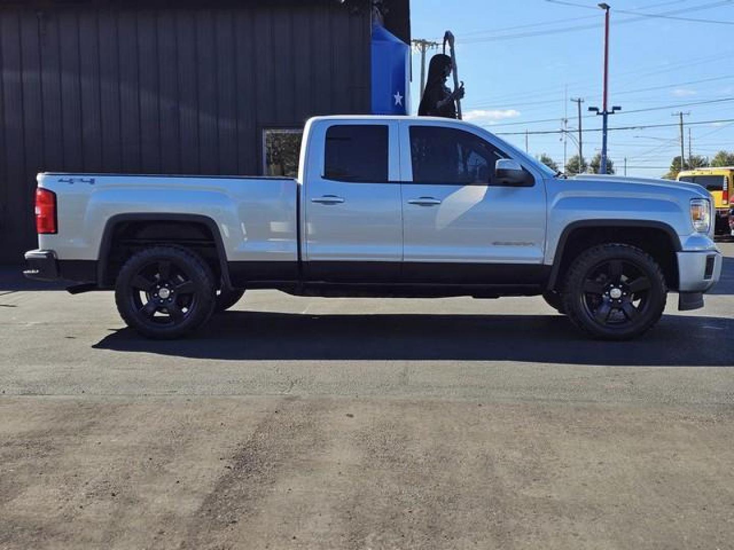 2015 SILVER GMC SIERRA 1500 (1GTV2TEC3FZ) with an V8,5.3L(325 CID),OHV engine, AUTOMATIC transmission, located at 14600 Frazho Road, Warren, MI, 48089, (586) 776-3400, 42.485996, -82.974220 - Photo#3