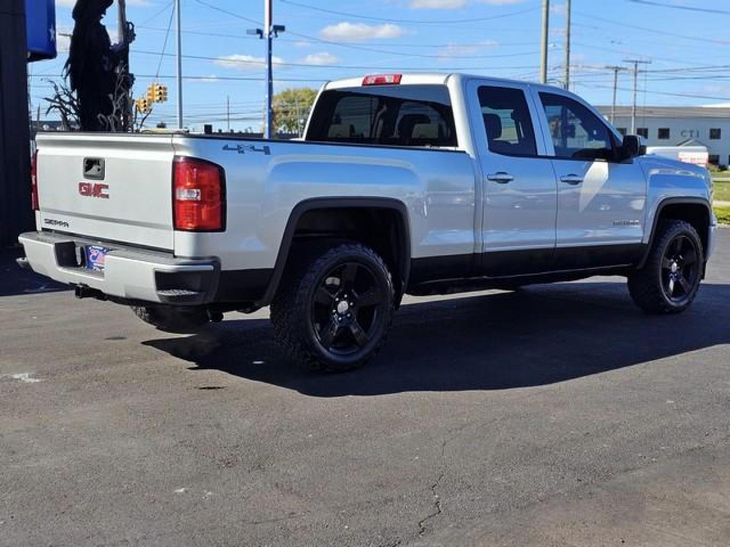 2015 SILVER GMC SIERRA 1500 (1GTV2TEC3FZ) with an V8,5.3L(325 CID),OHV engine, AUTOMATIC transmission, located at 14600 Frazho Road, Warren, MI, 48089, (586) 776-3400, 42.485996, -82.974220 - Photo#4