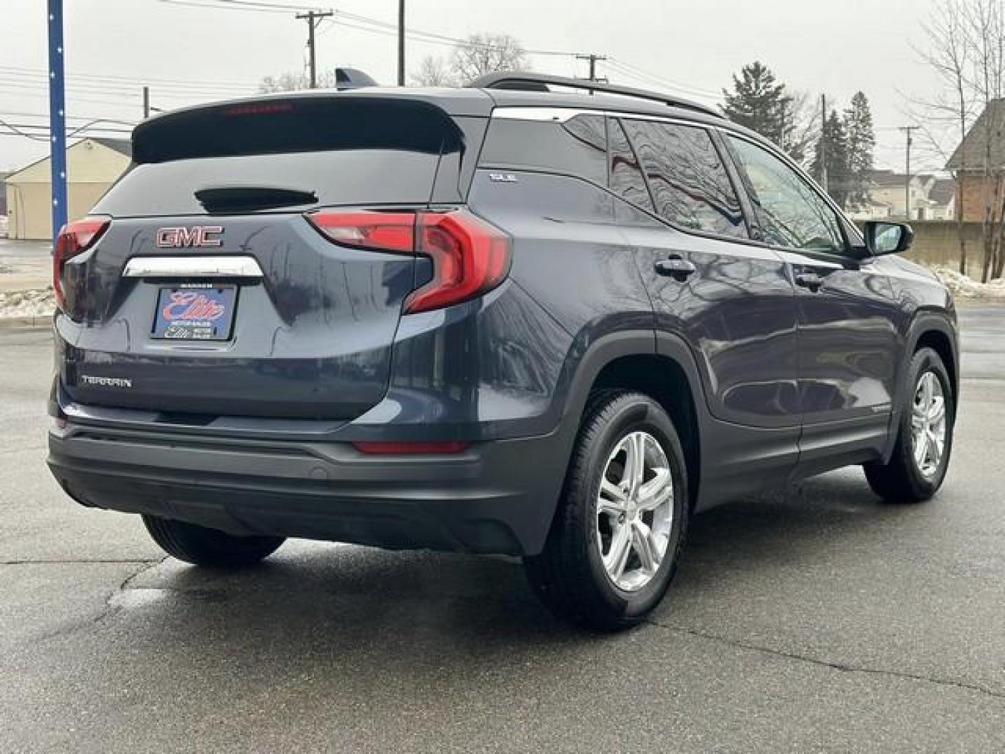 2019 BLUE GMC TERRAIN (3GKALMEV5KL) with an L4,1.5L(91 CID),DOHC engine, AUTOMATIC transmission, located at 14600 Frazho Road, Warren, MI, 48089, (586) 776-3400, 42.485996, -82.974220 - Photo#4