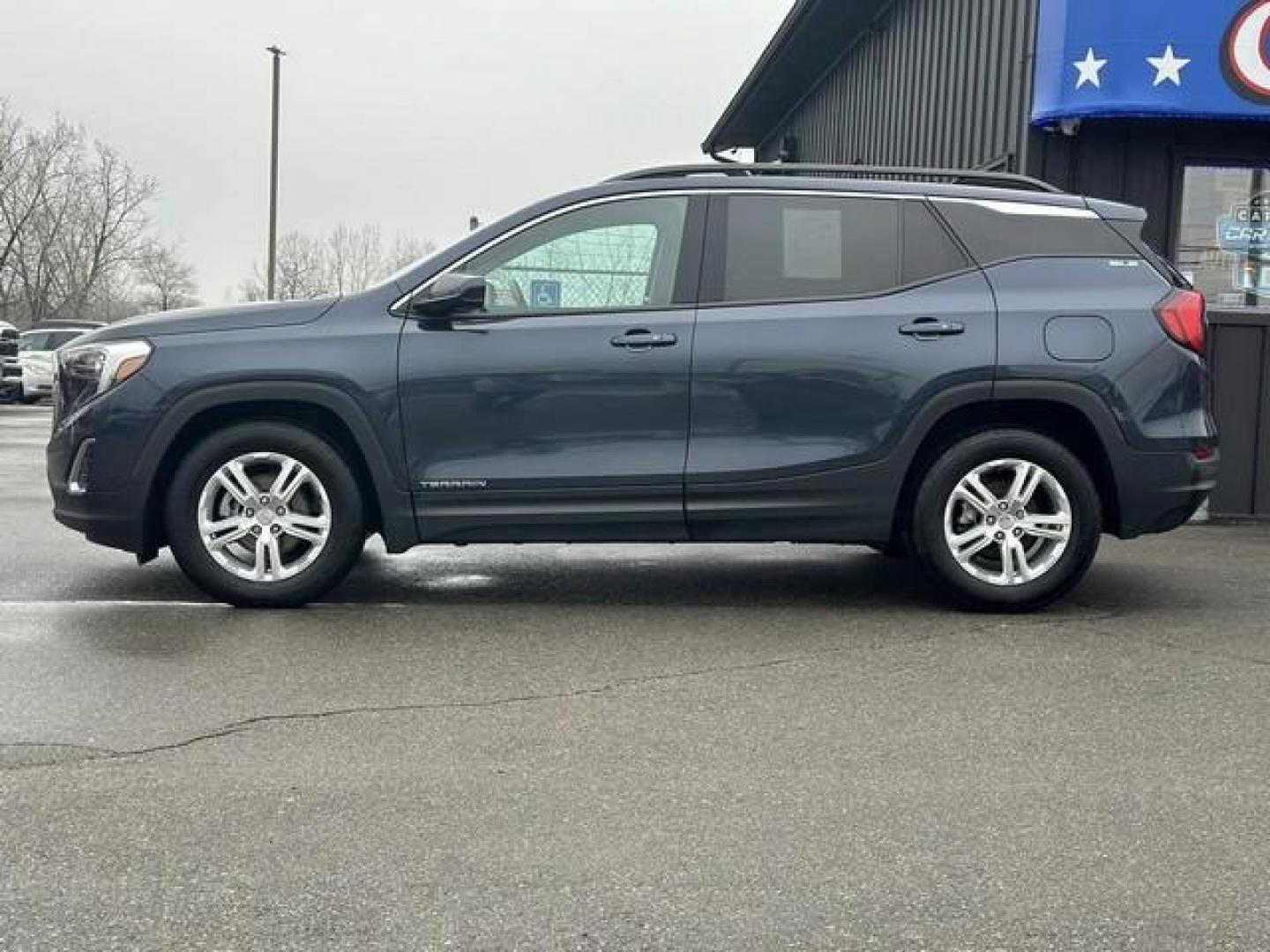 2019 BLUE GMC TERRAIN (3GKALMEV5KL) with an L4,1.5L(91 CID),DOHC engine, AUTOMATIC transmission, located at 14600 Frazho Road, Warren, MI, 48089, (586) 776-3400, 42.485996, -82.974220 - Photo#7