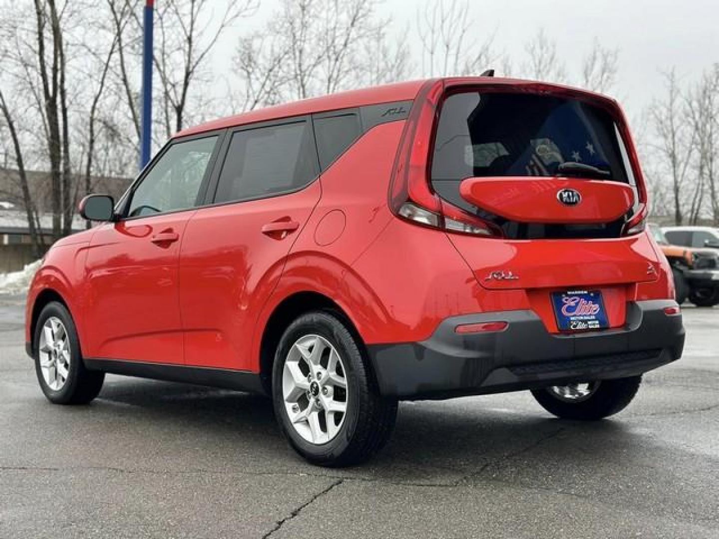 2020 RED KIA SOUL (KNDJ23AUXL7) with an L4,2.0L(122 CID), engine, AUTOMATIC transmission, located at 14600 Frazho Road, Warren, MI, 48089, (586) 776-3400, 42.485996, -82.974220 - Photo#6