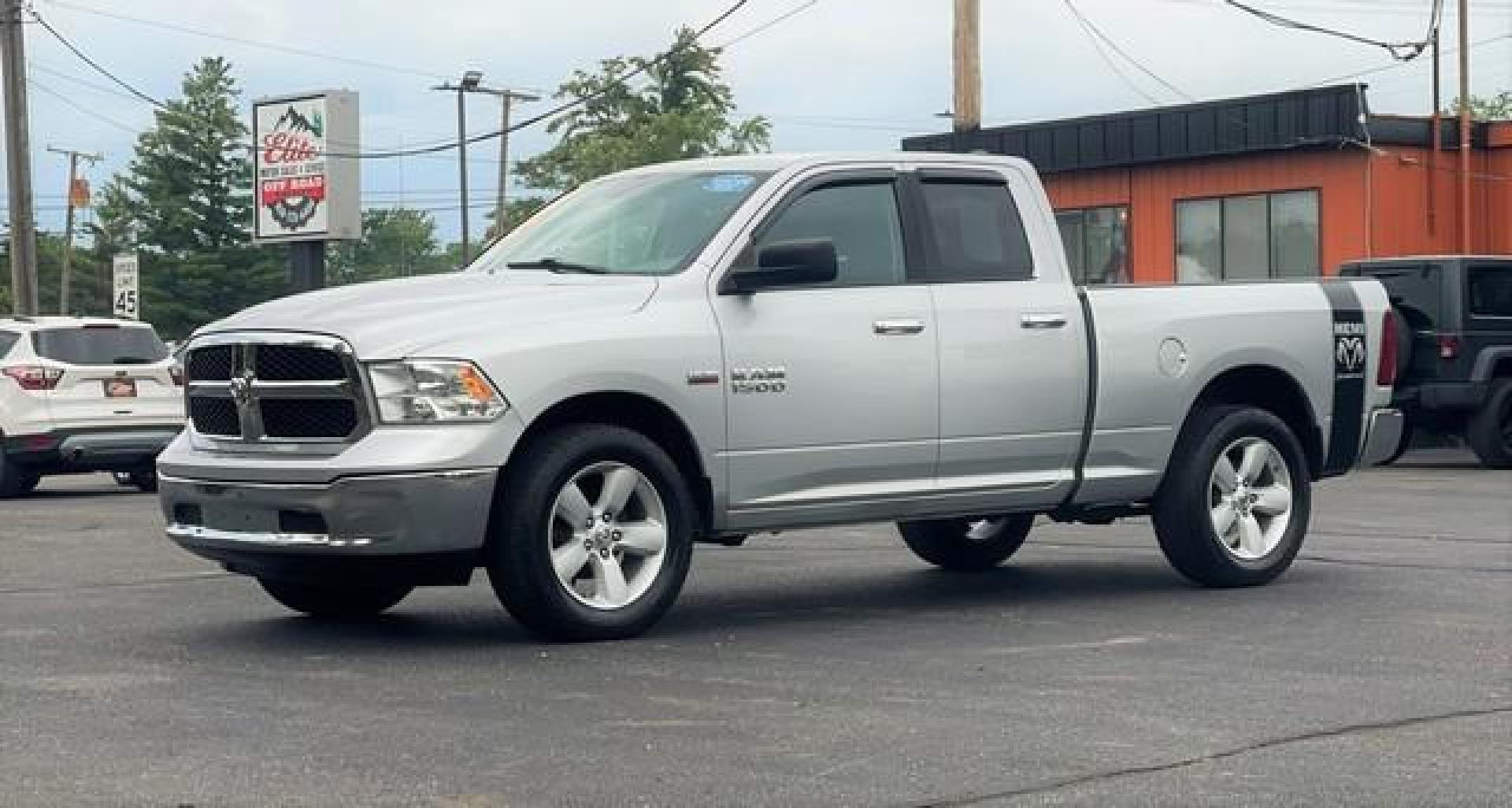 2016 SILVER RAM 1500 (1C6RR7GT0GS) with an V8,5.7L(345 CID),OHV engine, AUTOMATIC transmission, located at 14600 Frazho Road, Warren, MI, 48089, (586) 776-3400, 42.485996, -82.974220 - Photo#0