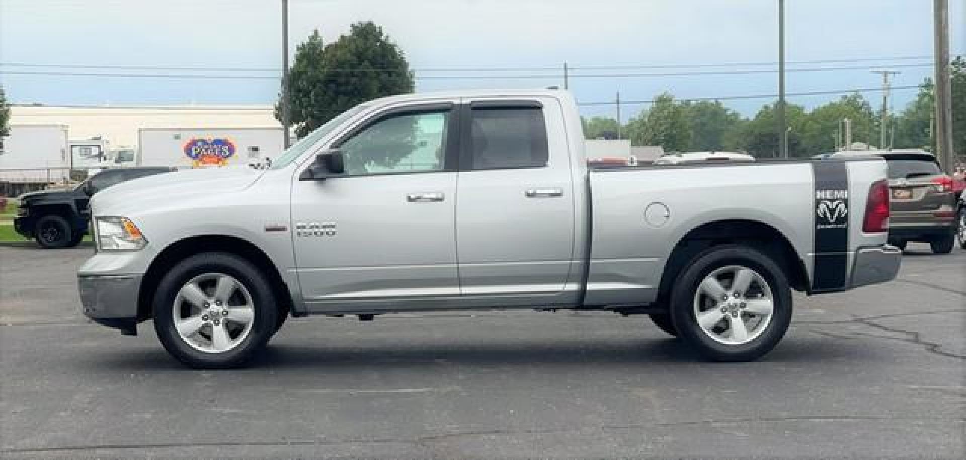 2016 SILVER RAM 1500 (1C6RR7GT0GS) with an V8,5.7L(345 CID),OHV engine, AUTOMATIC transmission, located at 14600 Frazho Road, Warren, MI, 48089, (586) 776-3400, 42.485996, -82.974220 - Photo#1