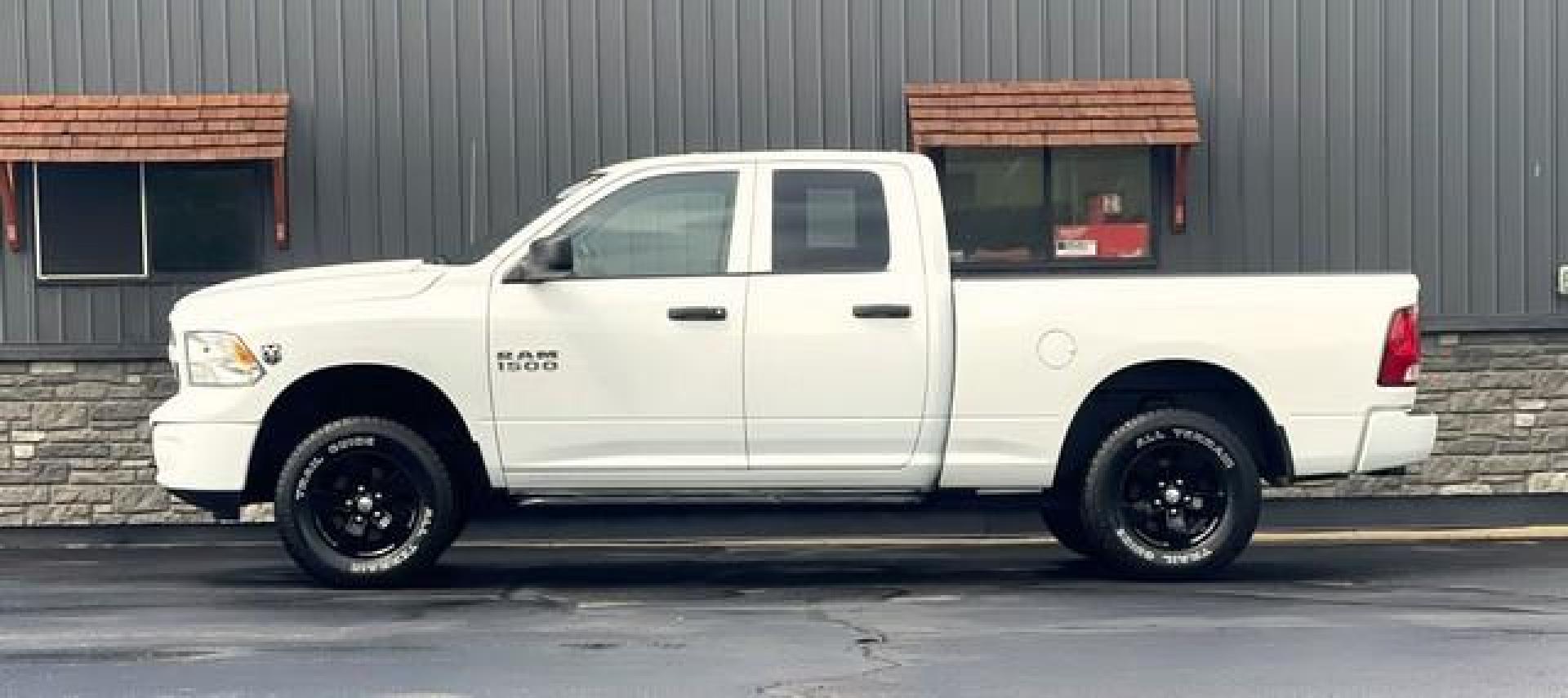 2015 WHITE RAM 1500 (1C6RR7FG9FS) with an V6,3.6L(220 CID),DOHC engine, AUTOMATIC transmission, located at 14600 Frazho Road, Warren, MI, 48089, (586) 776-3400, 42.485996, -82.974220 - Photo#0