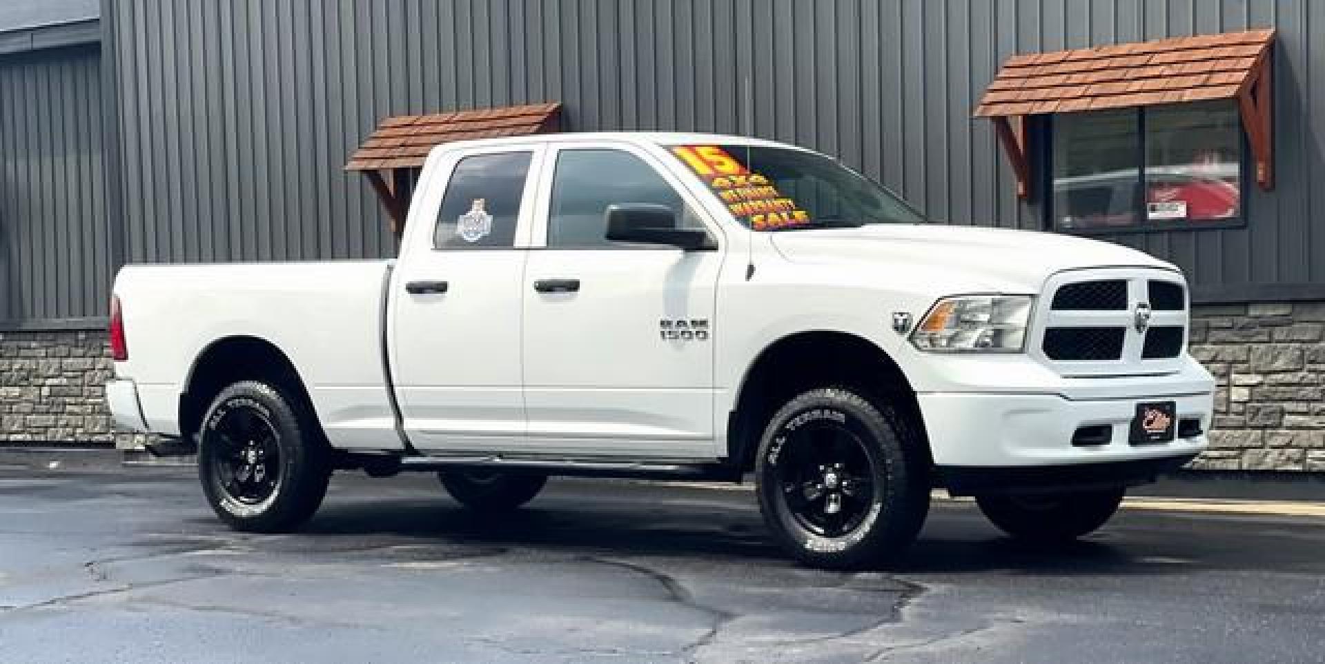 2015 WHITE RAM 1500 (1C6RR7FG9FS) with an V6,3.6L(220 CID),DOHC engine, AUTOMATIC transmission, located at 14600 Frazho Road, Warren, MI, 48089, (586) 776-3400, 42.485996, -82.974220 - Photo#3