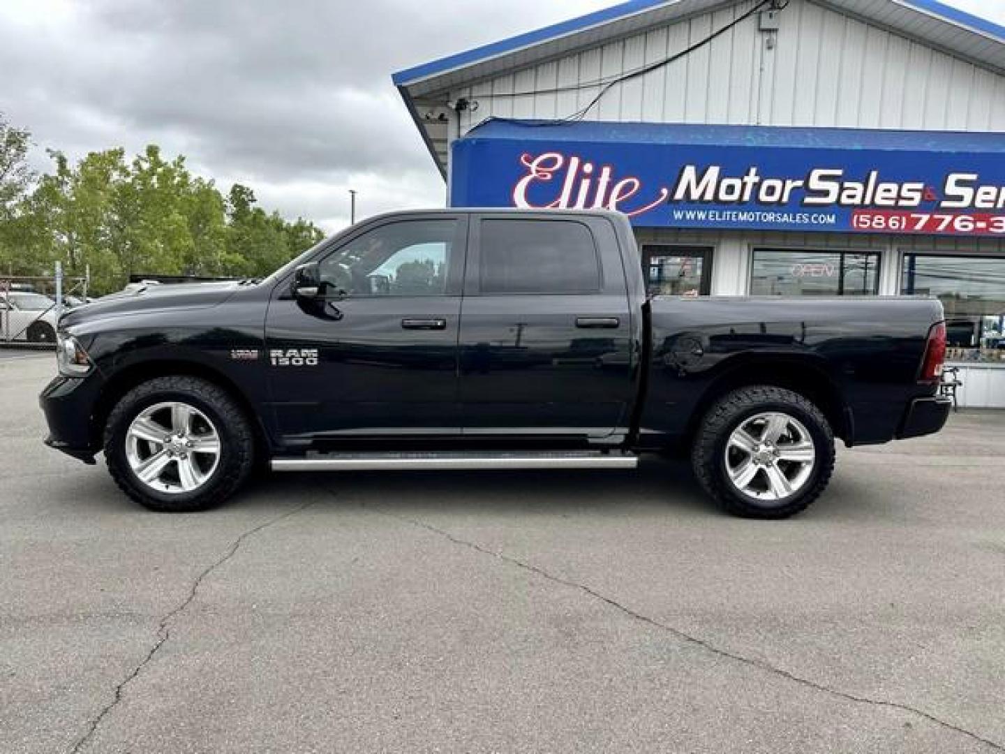 2016 BLACK RAM 1500 (1C6RR7MT3GS) with an V8,5.7L(345 CID),OHV engine, AUTOMATIC transmission, located at 14600 Frazho Road, Warren, MI, 48089, (586) 776-3400, 42.485996, -82.974220 - Photo#7