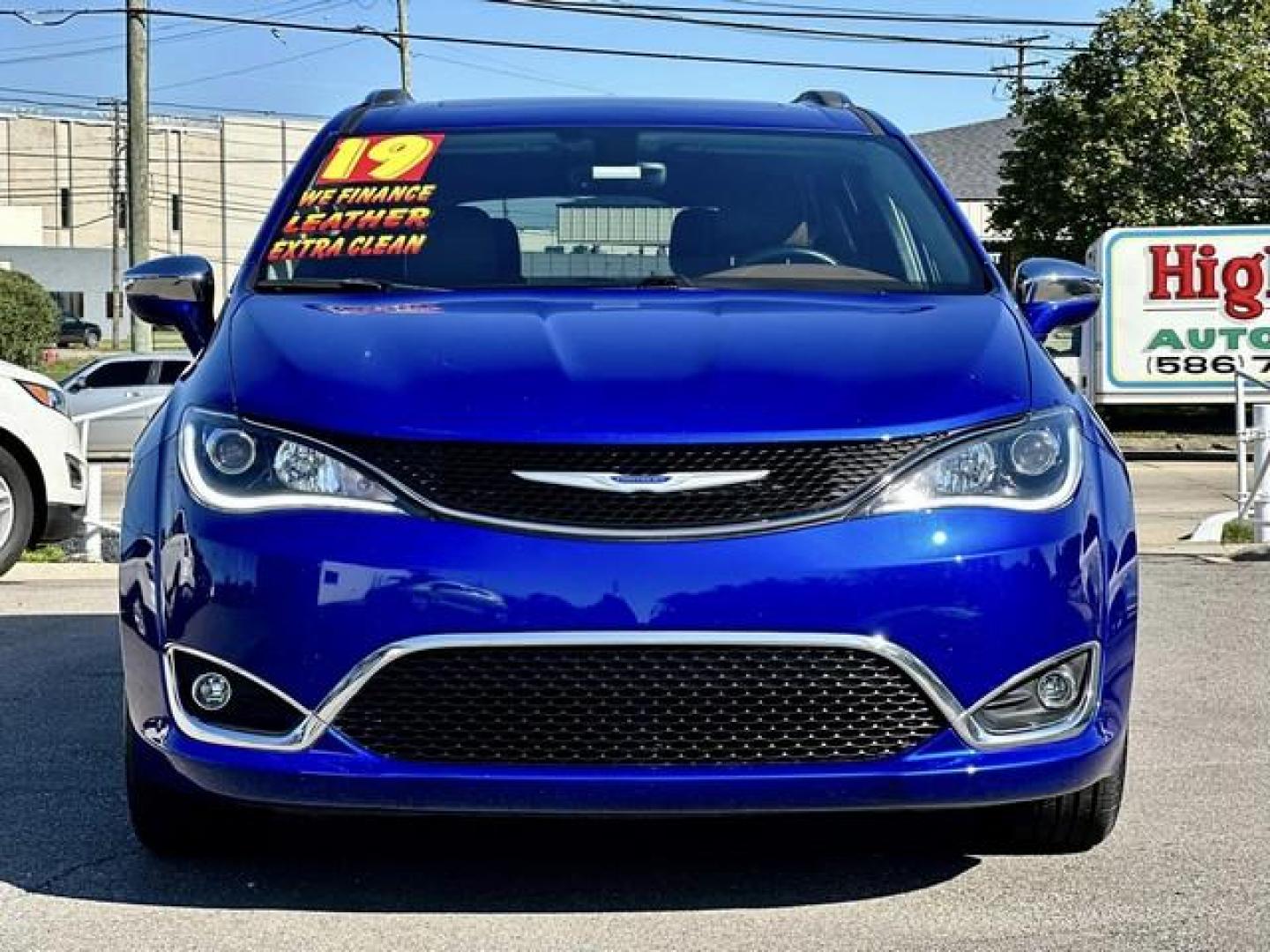 2019 OCEAN BLUE METTALLIC CHRYSLER PACIFICA (2C4RC1GG5KR) with an V6,3.6L(220 CID),DOHC engine, AUTOMATIC transmission, located at 14600 Frazho Road, Warren, MI, 48089, (586) 776-3400, 42.485996, -82.974220 - Photo#1