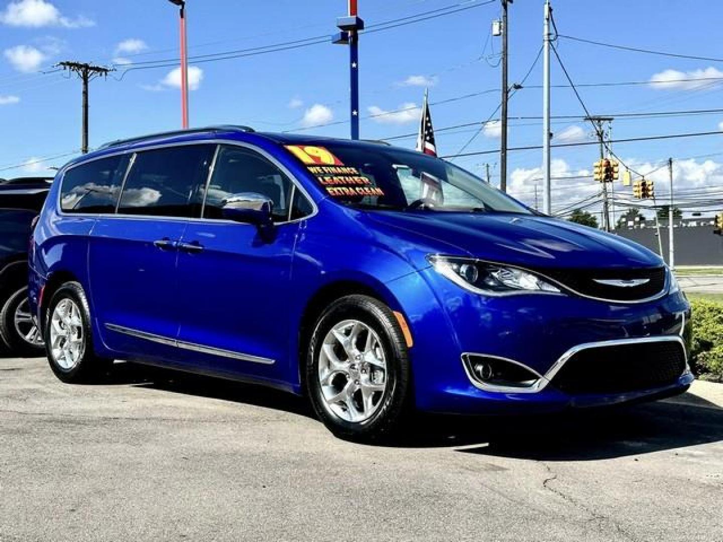 2019 OCEAN BLUE METTALLIC CHRYSLER PACIFICA (2C4RC1GG5KR) with an V6,3.6L(220 CID),DOHC engine, AUTOMATIC transmission, located at 14600 Frazho Road, Warren, MI, 48089, (586) 776-3400, 42.485996, -82.974220 - Photo#2