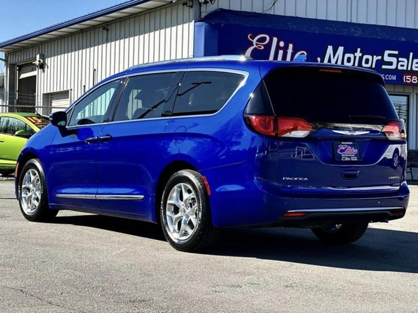 2019 OCEAN BLUE METTALLIC CHRYSLER PACIFICA (2C4RC1GG5KR) with an V6,3.6L(220 CID),DOHC engine, AUTOMATIC transmission, located at 14600 Frazho Road, Warren, MI, 48089, (586) 776-3400, 42.485996, -82.974220 - Photo#6