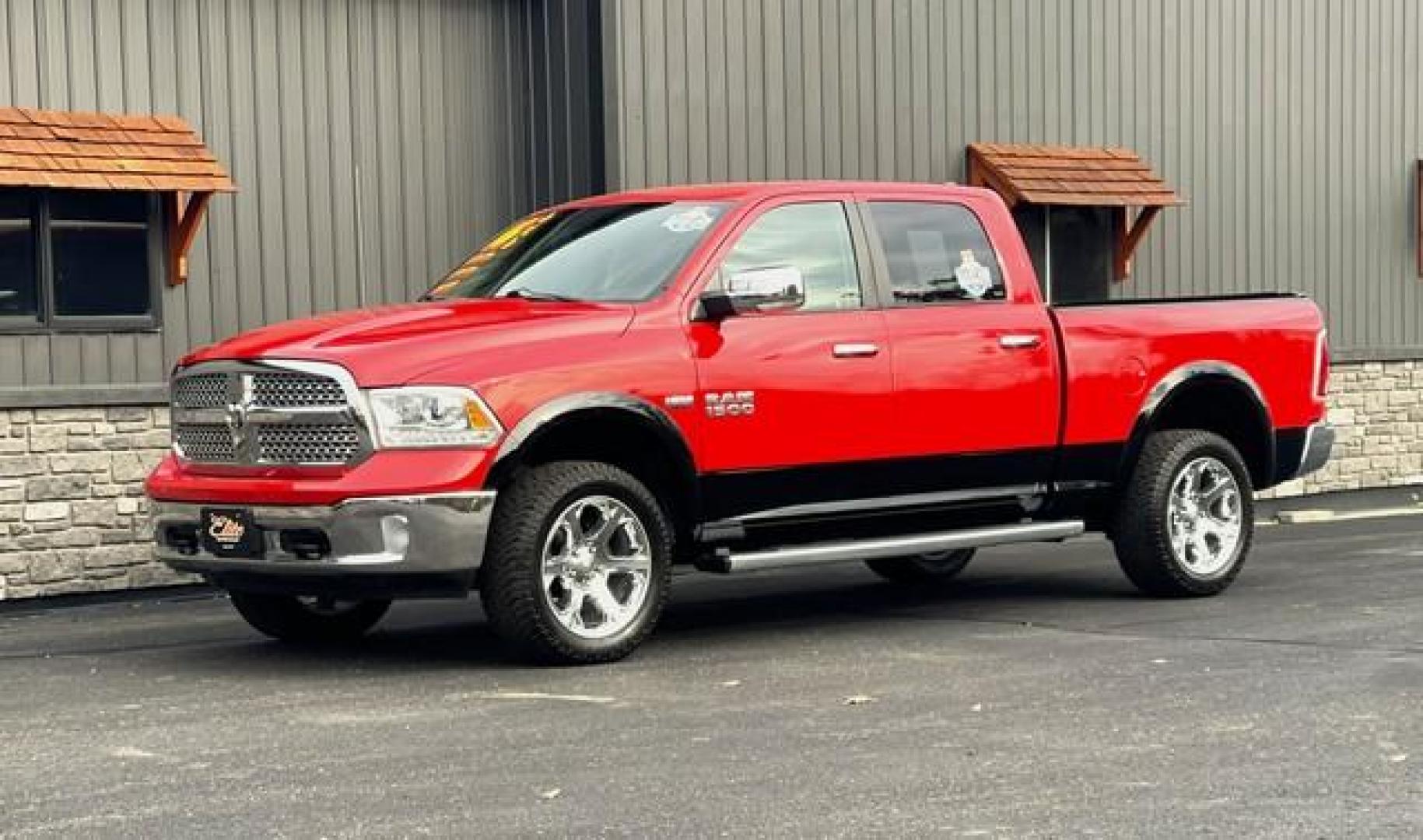 2016 RED RAM 1500 (1C6RR7VT8GS) with an V8,5.7L(345 CID),OHV engine, AUTOMATIC transmission, located at 14600 Frazho Road, Warren, MI, 48089, (586) 776-3400, 42.485996, -82.974220 - Photo#0