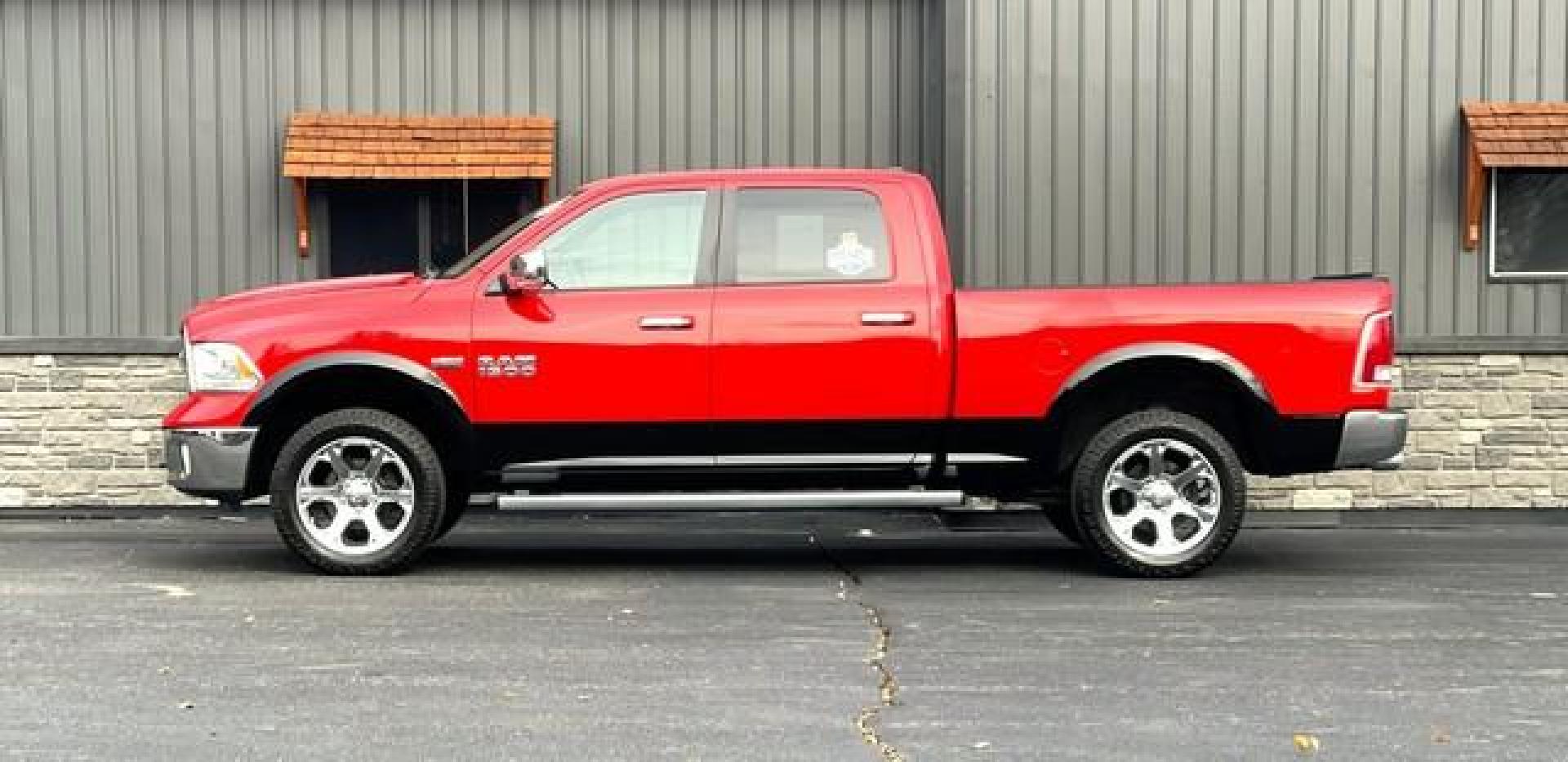 2016 RED RAM 1500 (1C6RR7VT8GS) with an V8,5.7L(345 CID),OHV engine, AUTOMATIC transmission, located at 14600 Frazho Road, Warren, MI, 48089, (586) 776-3400, 42.485996, -82.974220 - Photo#1