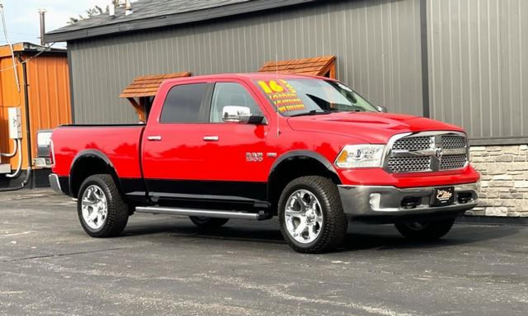 2016 RED RAM 1500 (1C6RR7VT8GS) with an V8,5.7L(345 CID),OHV engine, AUTOMATIC transmission, located at 14600 Frazho Road, Warren, MI, 48089, (586) 776-3400, 42.485996, -82.974220 - Photo#2