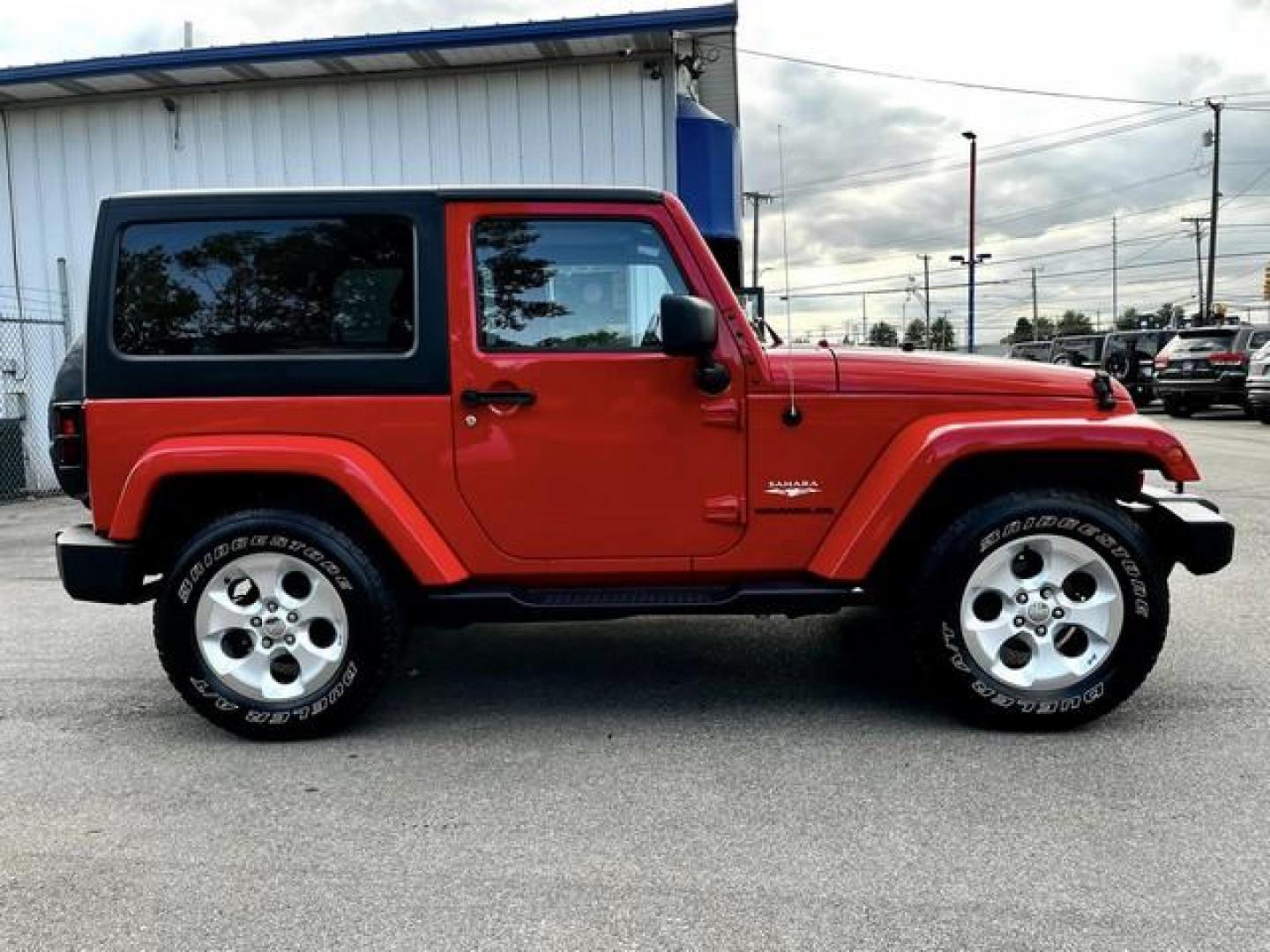 2015 FIRECRACKER RED JEEP WRANGLER (1C4AJWBG5FL) with an V6,3.6L(220 CID),DOHC engine, AUTOMATIC transmission, located at 14600 Frazho Road, Warren, MI, 48089, (586) 776-3400, 42.485996, -82.974220 - Photo#3