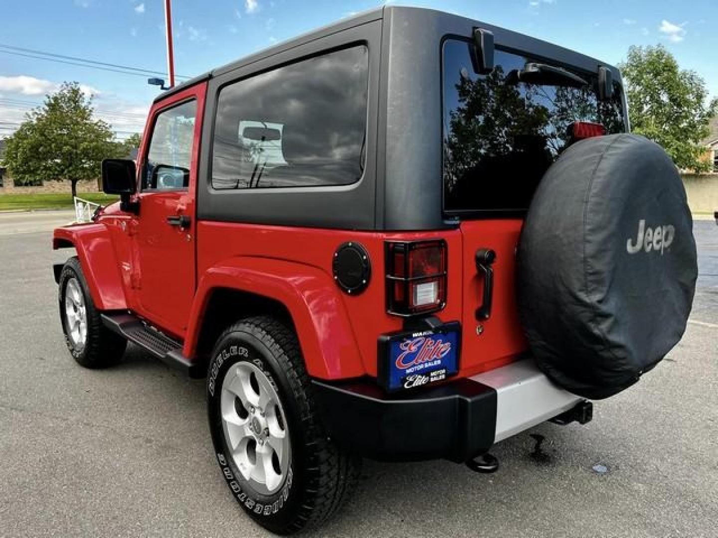 2015 FIRECRACKER RED JEEP WRANGLER (1C4AJWBG5FL) with an V6,3.6L(220 CID),DOHC engine, AUTOMATIC transmission, located at 14600 Frazho Road, Warren, MI, 48089, (586) 776-3400, 42.485996, -82.974220 - Photo#6