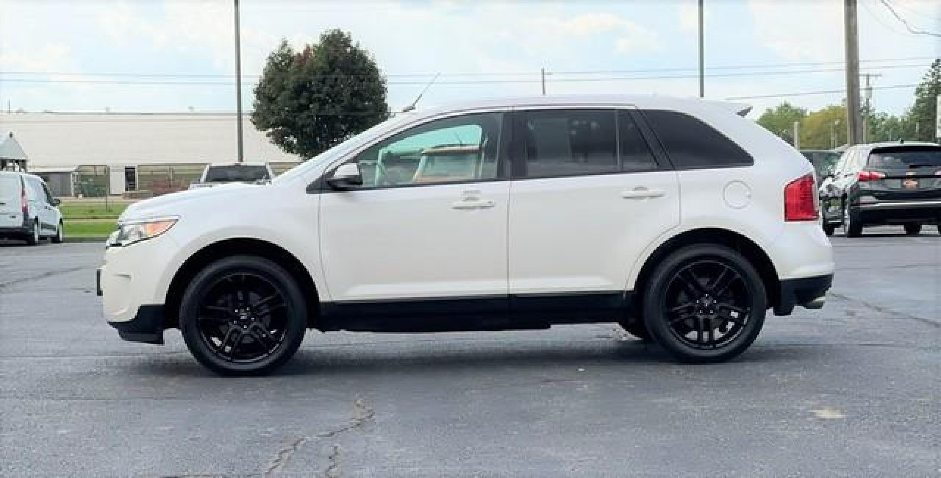 2014 WHITE FORD EDGE (2FMDK4JC5EB) with an V6,3.5L(213 CID),DOHC engine, AUTOMATIC transmission, located at 14600 Frazho Road, Warren, MI, 48089, (586) 776-3400, 42.485996, -82.974220 - Photo#2