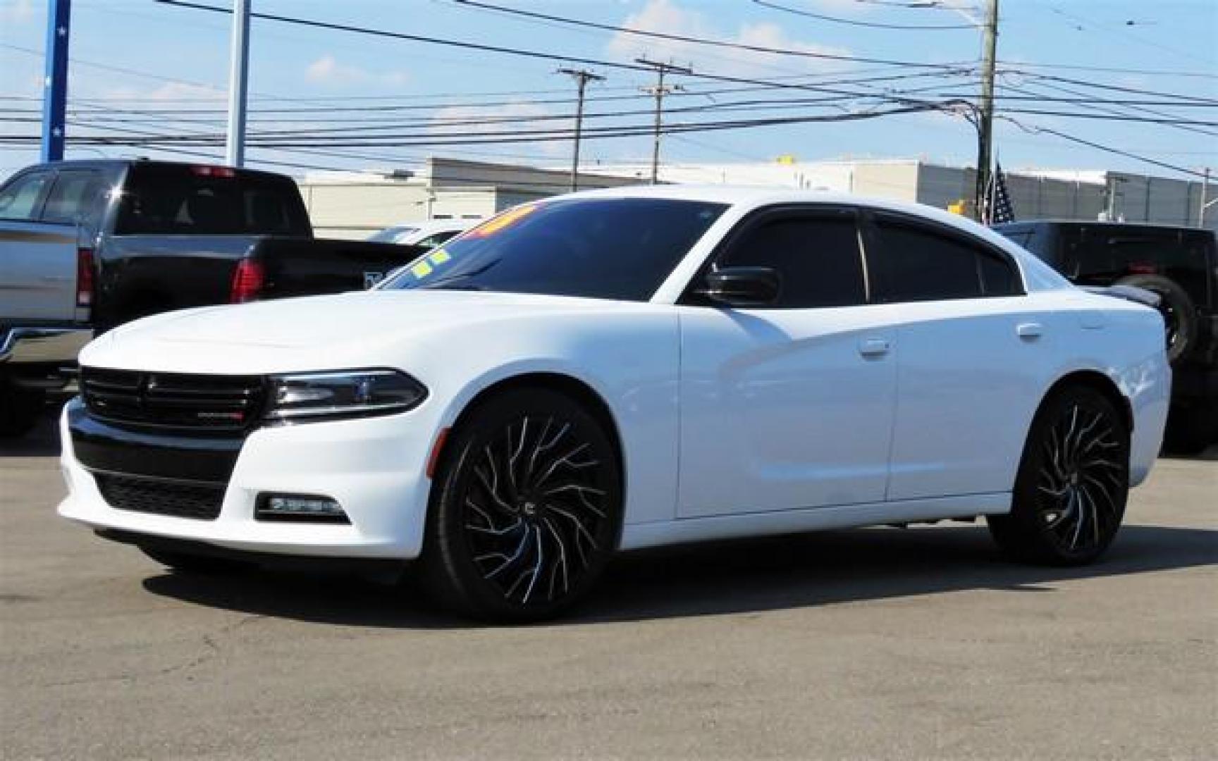 2018 WHITE KNUCKEL DODGE CHARGER (2C3CDXJG0JH) with an V6,3.6L(220 CID),DOHC engine, AUTOMATIC transmission, located at 14600 Frazho Road, Warren, MI, 48089, (586) 776-3400, 42.485996, -82.974220 - Photo#0