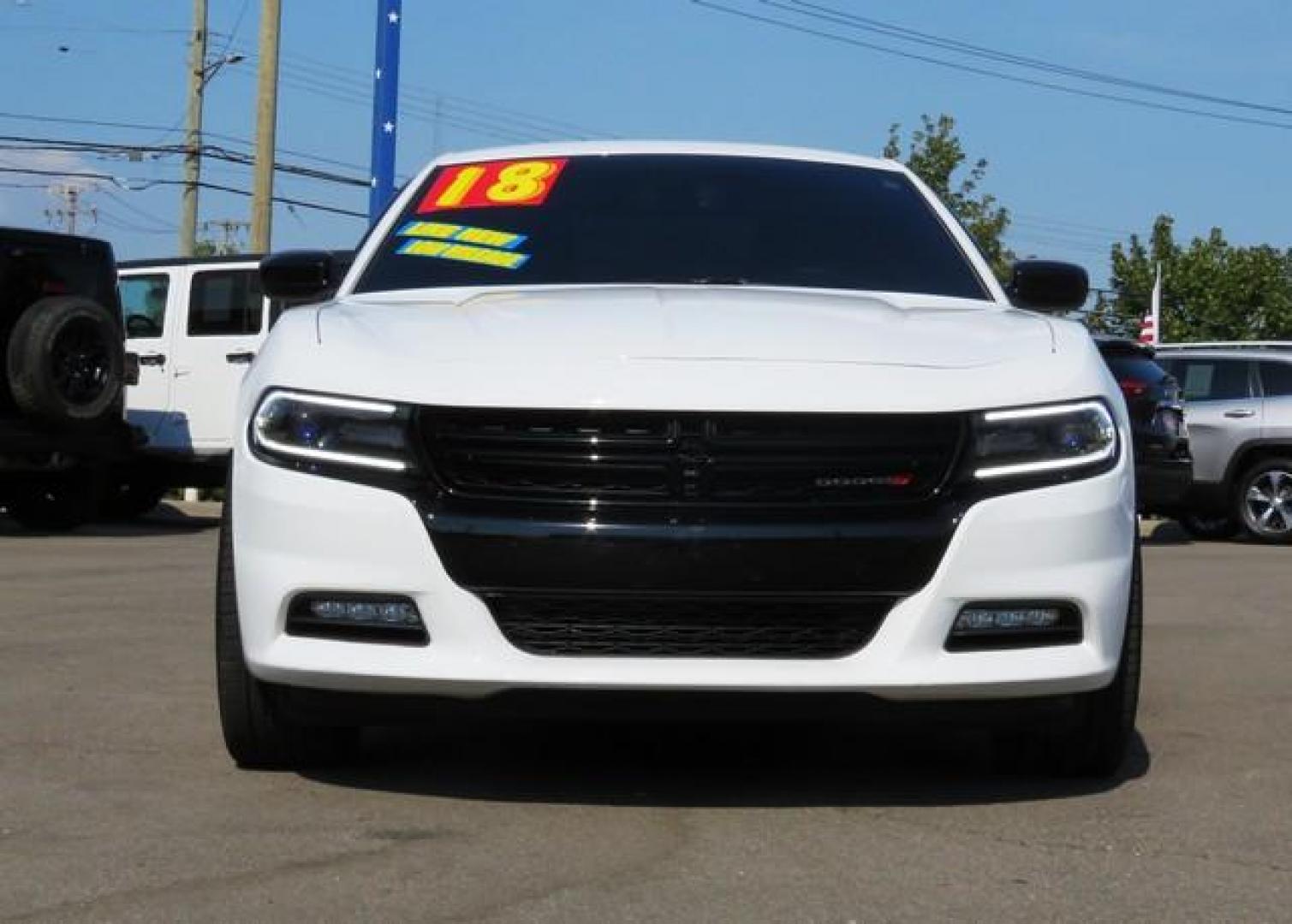 2018 WHITE KNUCKEL DODGE CHARGER (2C3CDXJG0JH) with an V6,3.6L(220 CID),DOHC engine, AUTOMATIC transmission, located at 14600 Frazho Road, Warren, MI, 48089, (586) 776-3400, 42.485996, -82.974220 - Photo#1