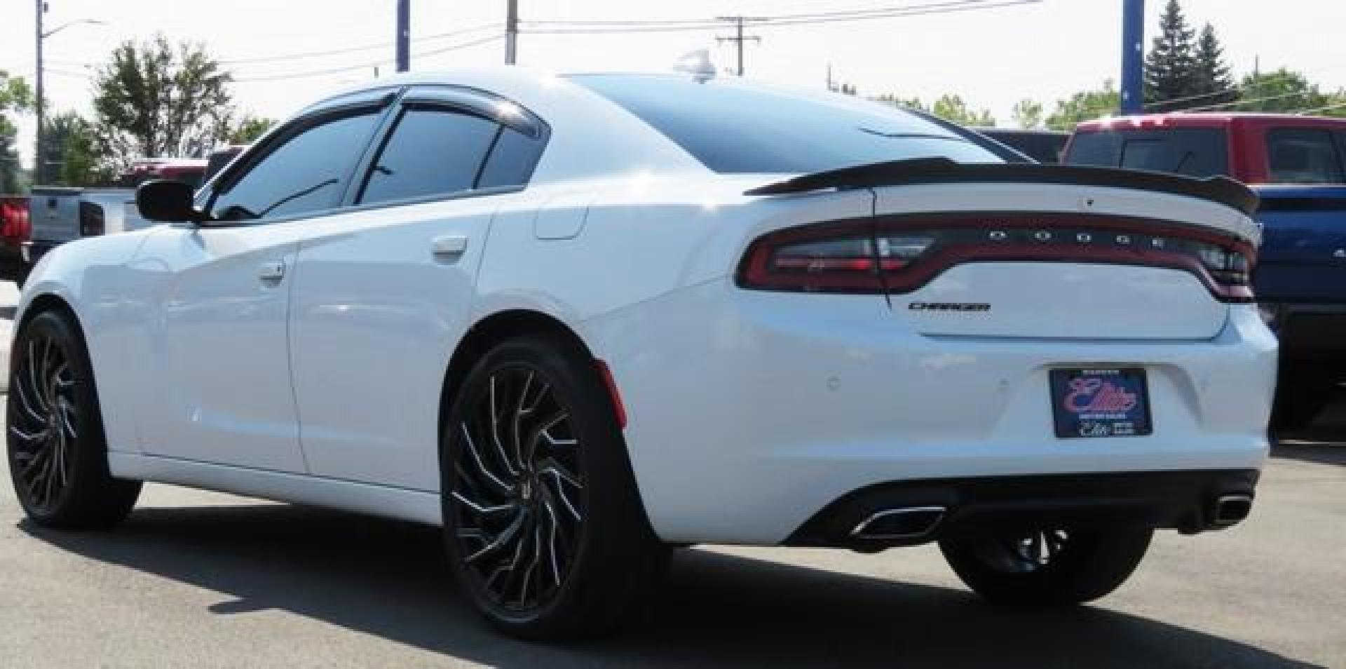 2018 WHITE KNUCKEL DODGE CHARGER (2C3CDXJG0JH) with an V6,3.6L(220 CID),DOHC engine, AUTOMATIC transmission, located at 14600 Frazho Road, Warren, MI, 48089, (586) 776-3400, 42.485996, -82.974220 - Photo#6